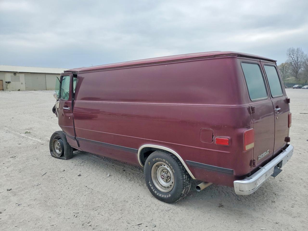 1993 Chevrolet G20 Maroon vin: 1GCEG25K3PF350169