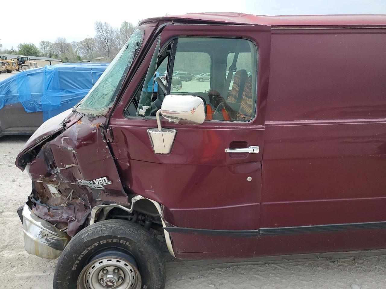 1993 Chevrolet G20 Maroon vin: 1GCEG25K3PF350169