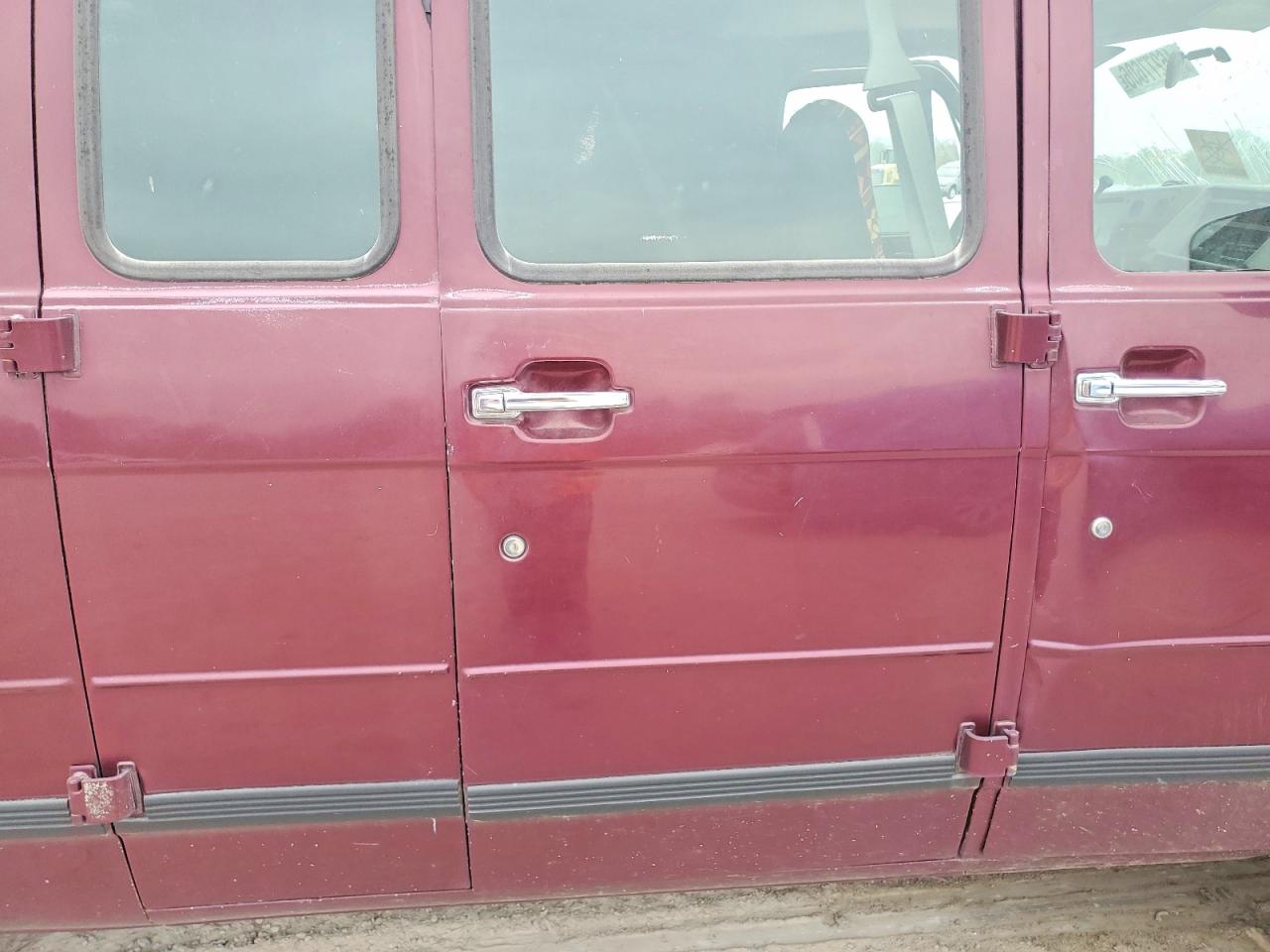 1993 Chevrolet G20 Maroon vin: 1GCEG25K3PF350169