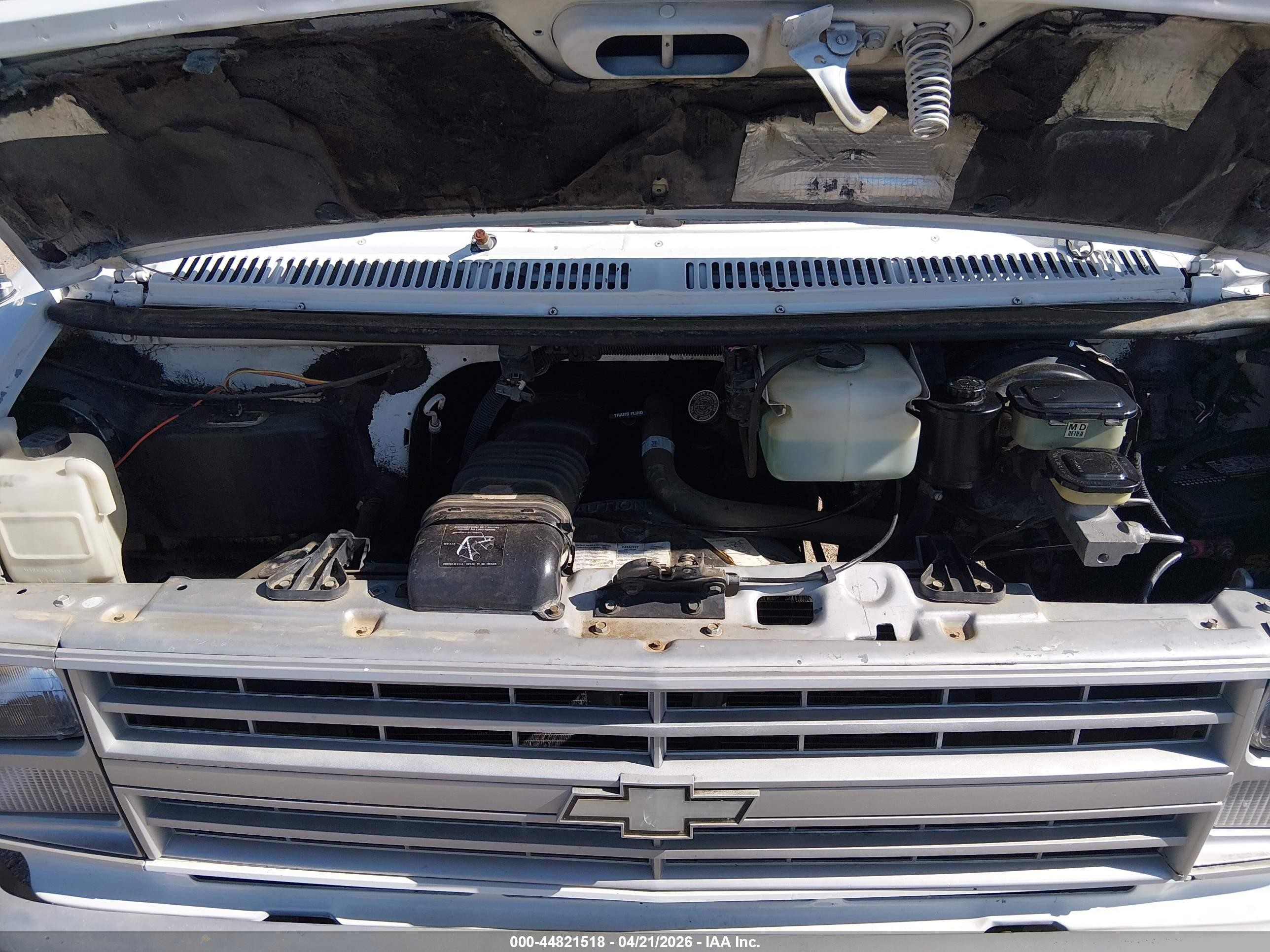 1990 Chevrolet G20   White vin: 1GCEG25K9L7101203
