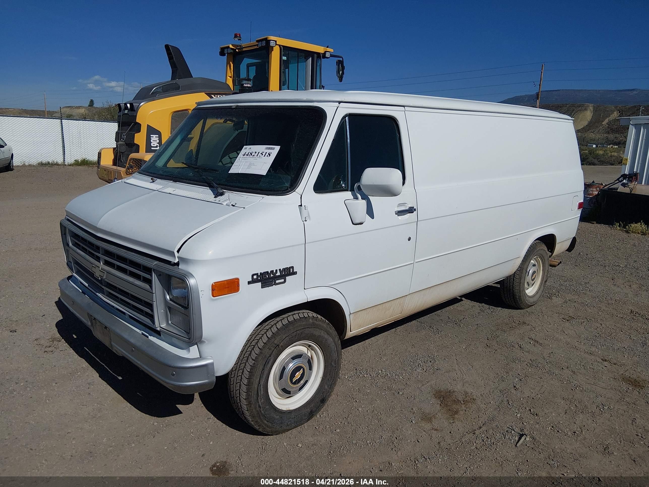 1990 Chevrolet G20   White vin: 1GCEG25K9L7101203