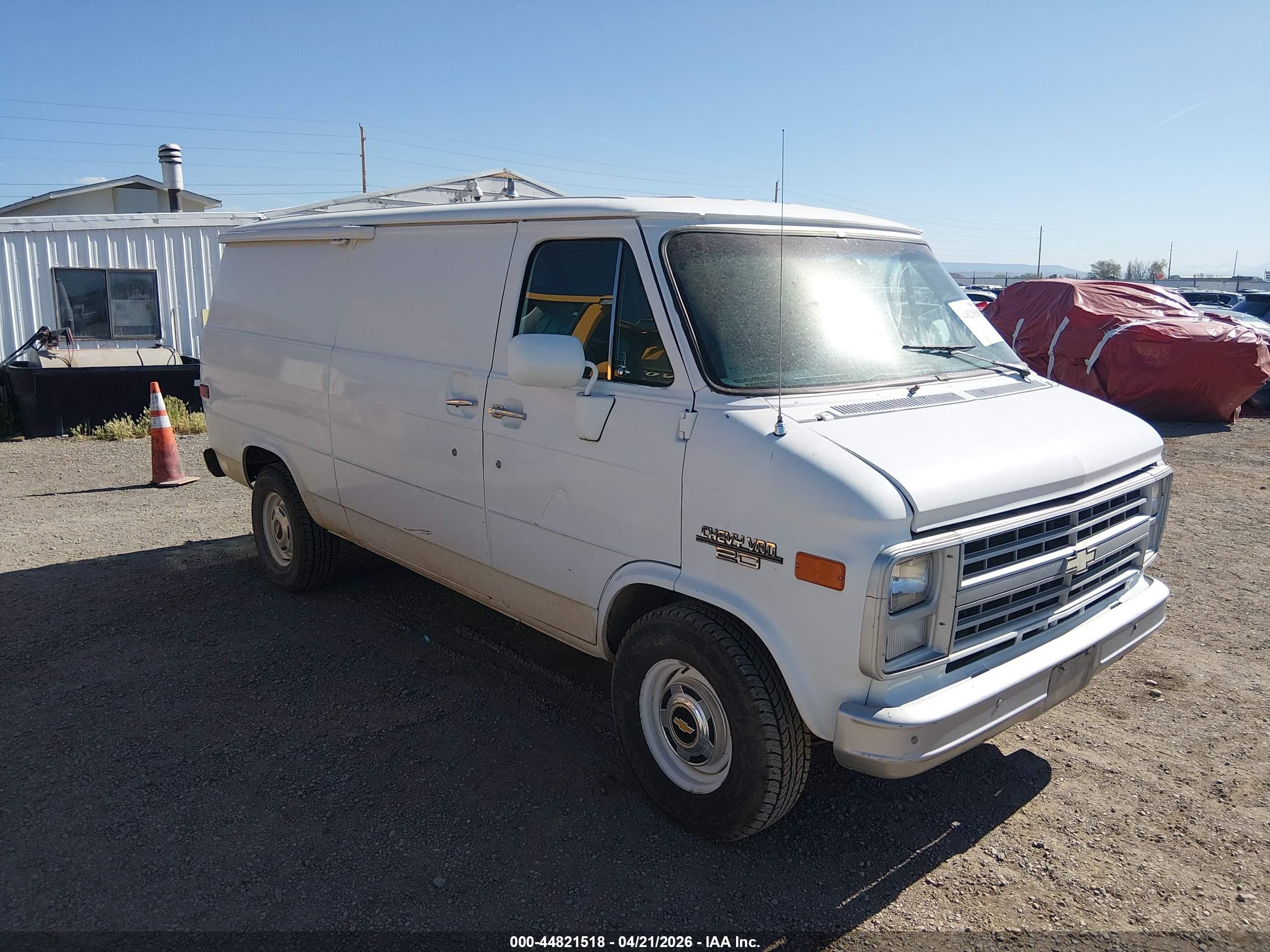 1990 Chevrolet G20   White vin: 1GCEG25K9L7101203