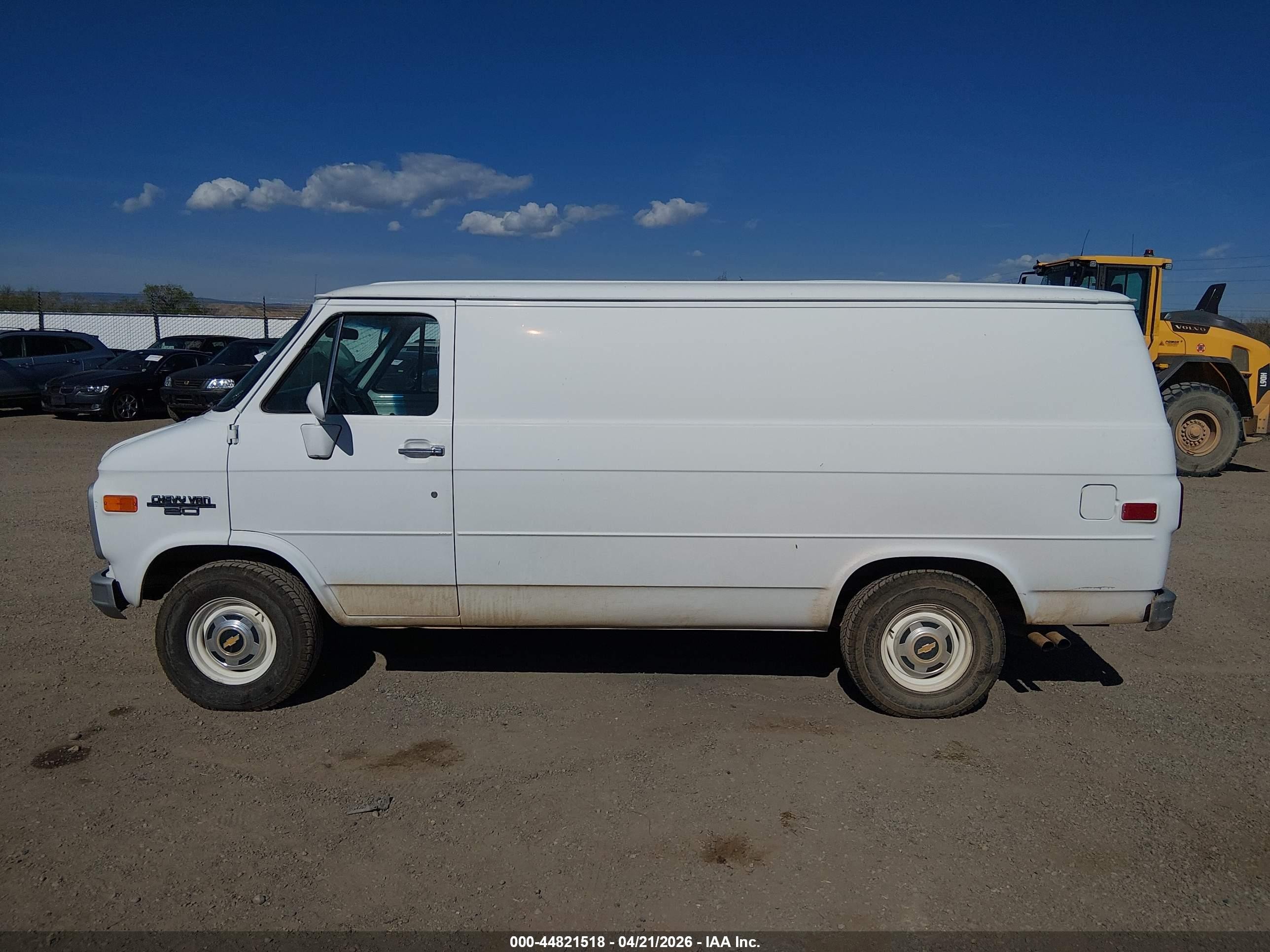 1990 Chevrolet G20   White vin: 1GCEG25K9L7101203