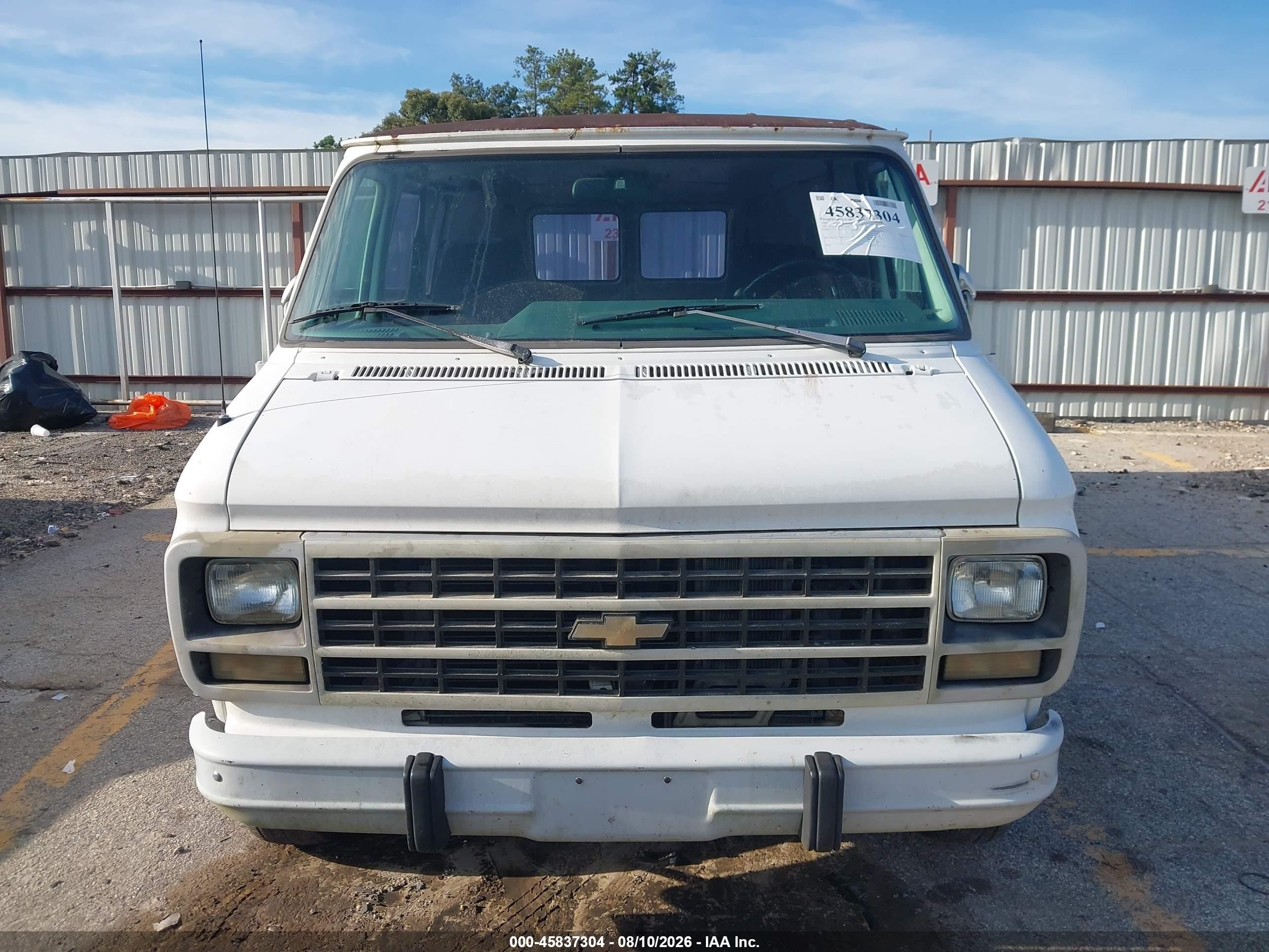 1995 Chevrolet G20   White vin: 1GCEG25K9SF112531