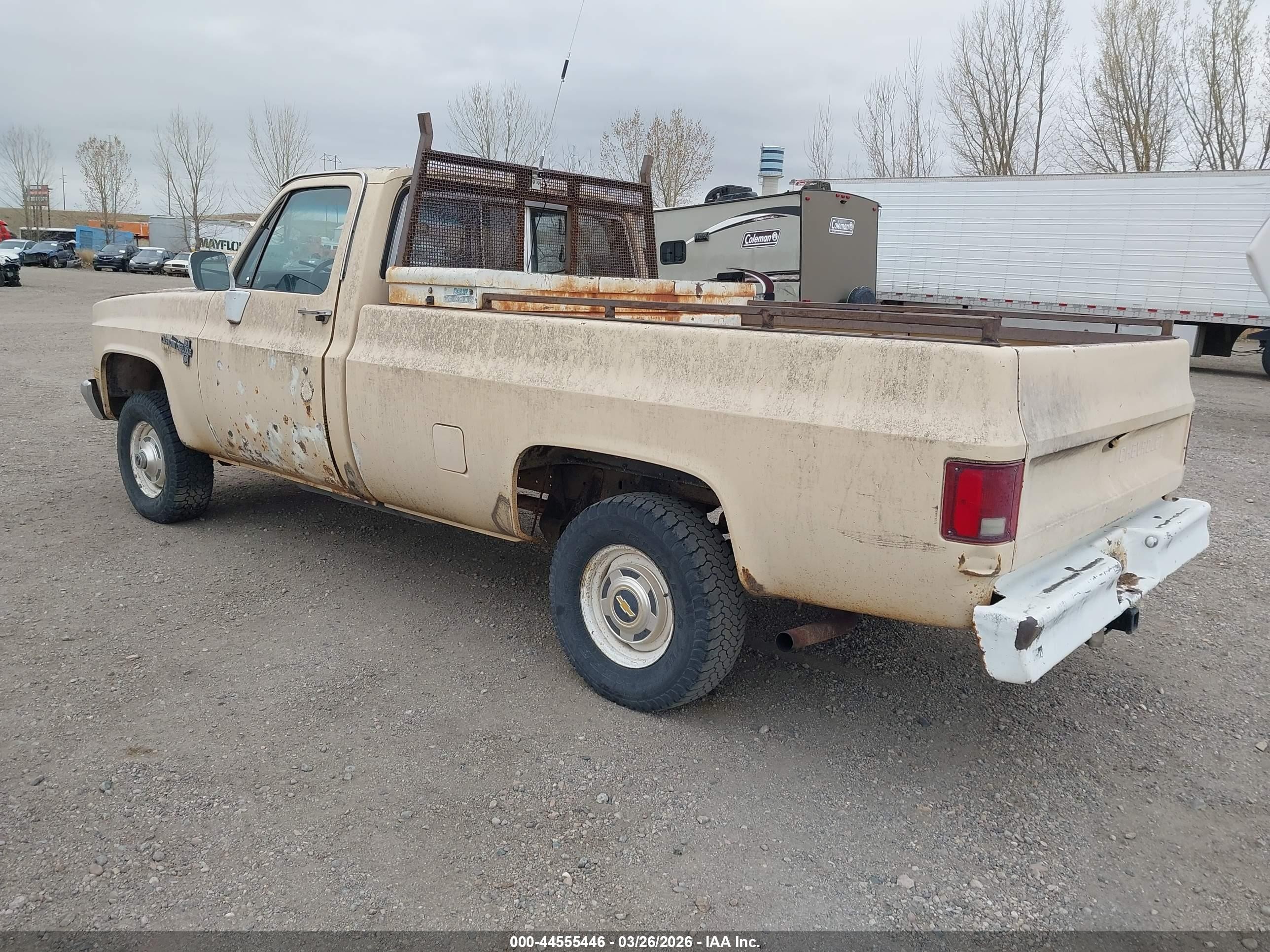 1986 Chevrolet K10   Желто-коричневый vin: 1GCEK14H5GJ111377