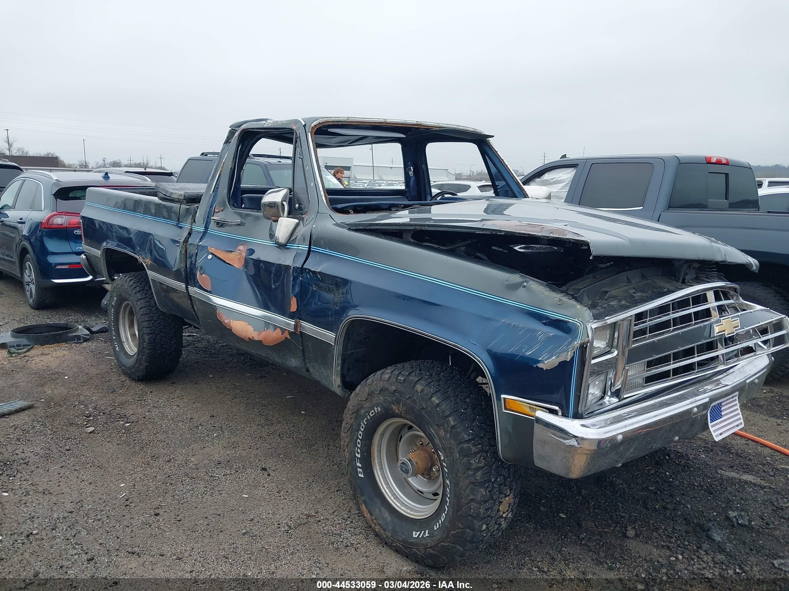 1985 Chevrolet K10 Blue vin: 1GCEK14H7FF404876