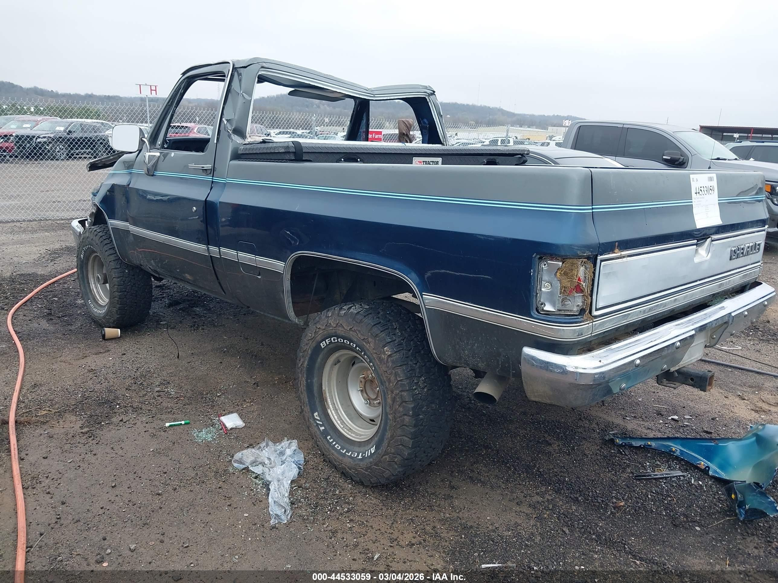 1985 Chevrolet K10 Blue vin: 1GCEK14H7FF404876