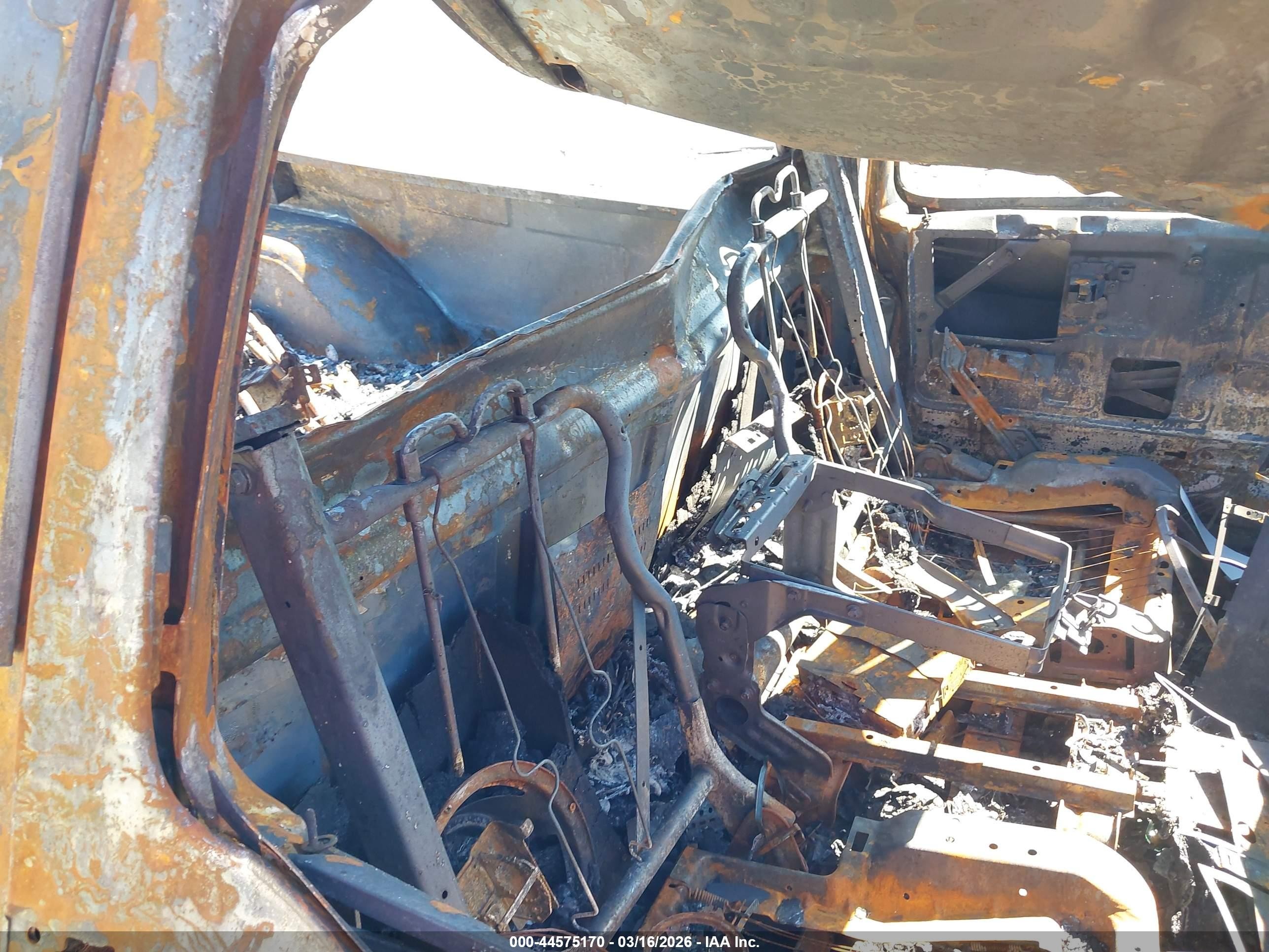 1986 Chevrolet K10   White vin: 1GCEK14H9GS191647