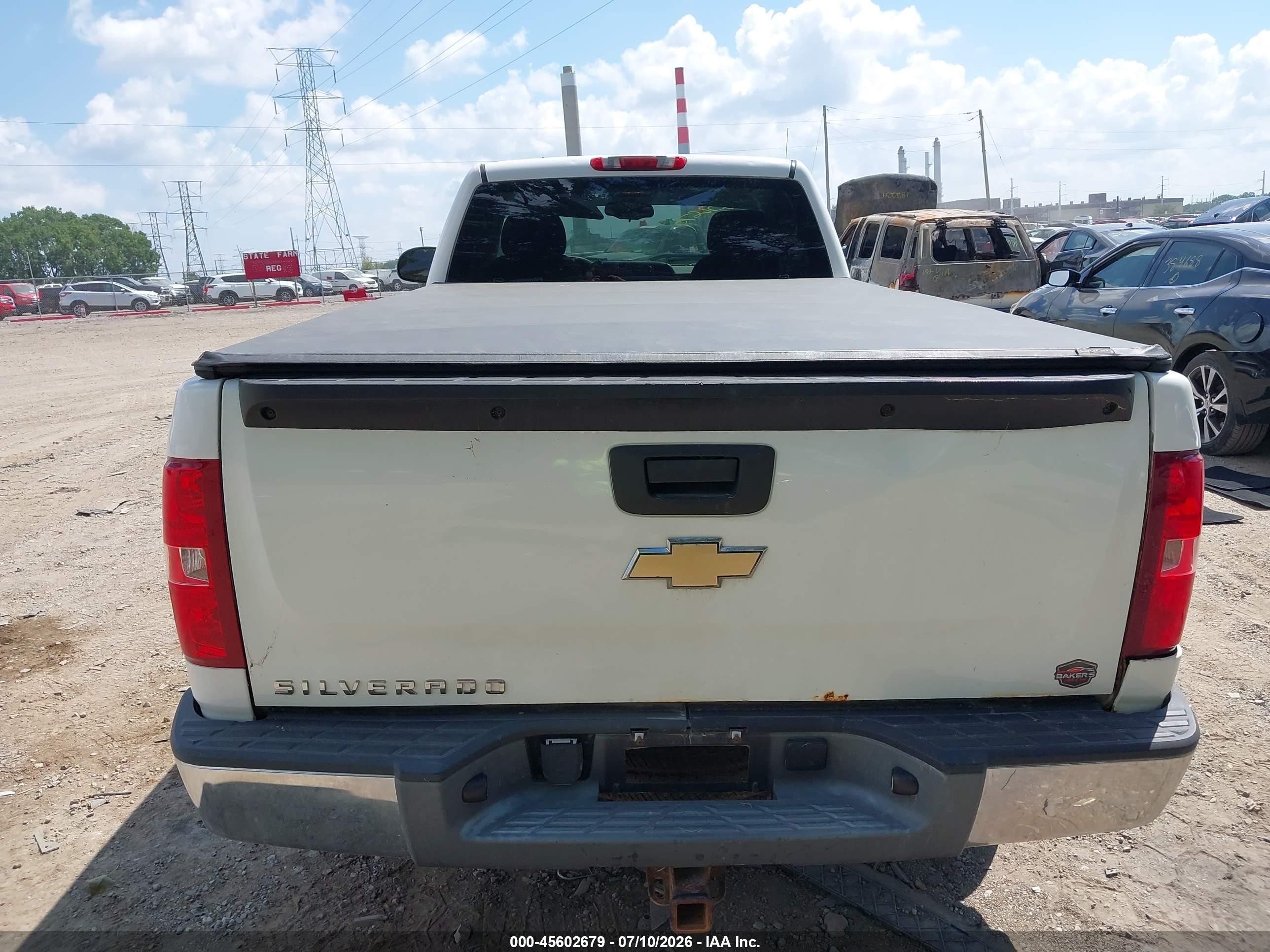 2008 Chevrolet Silverado 1500 Work Truck White vin: 1GCEK14J58E143758