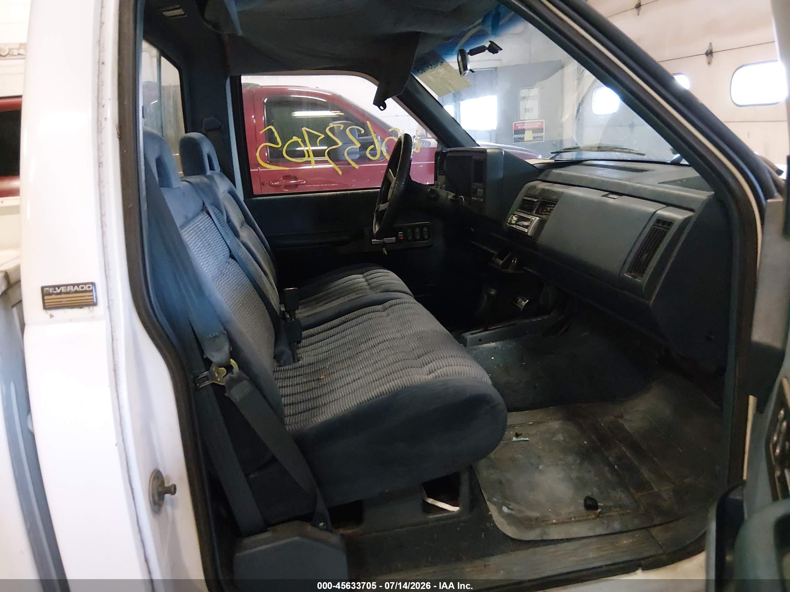1992 Chevrolet Gmt-400 K1500 White vin: 1GCEK14K0NE129383