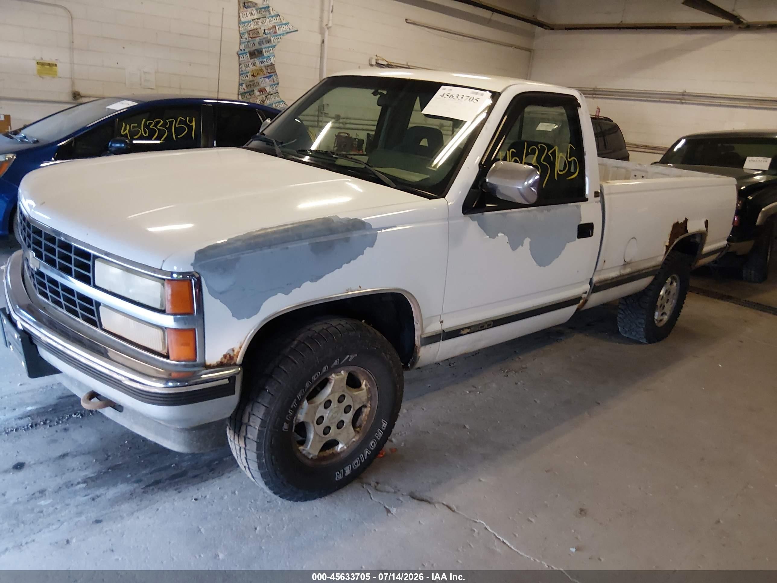 1992 Chevrolet Gmt-400 K1500 White vin: 1GCEK14K0NE129383