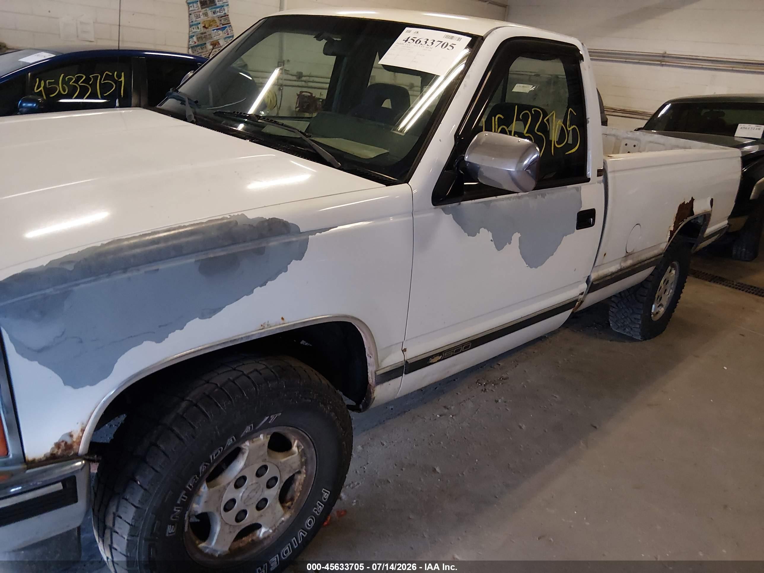 1992 Chevrolet Gmt-400 K1500 White vin: 1GCEK14K0NE129383