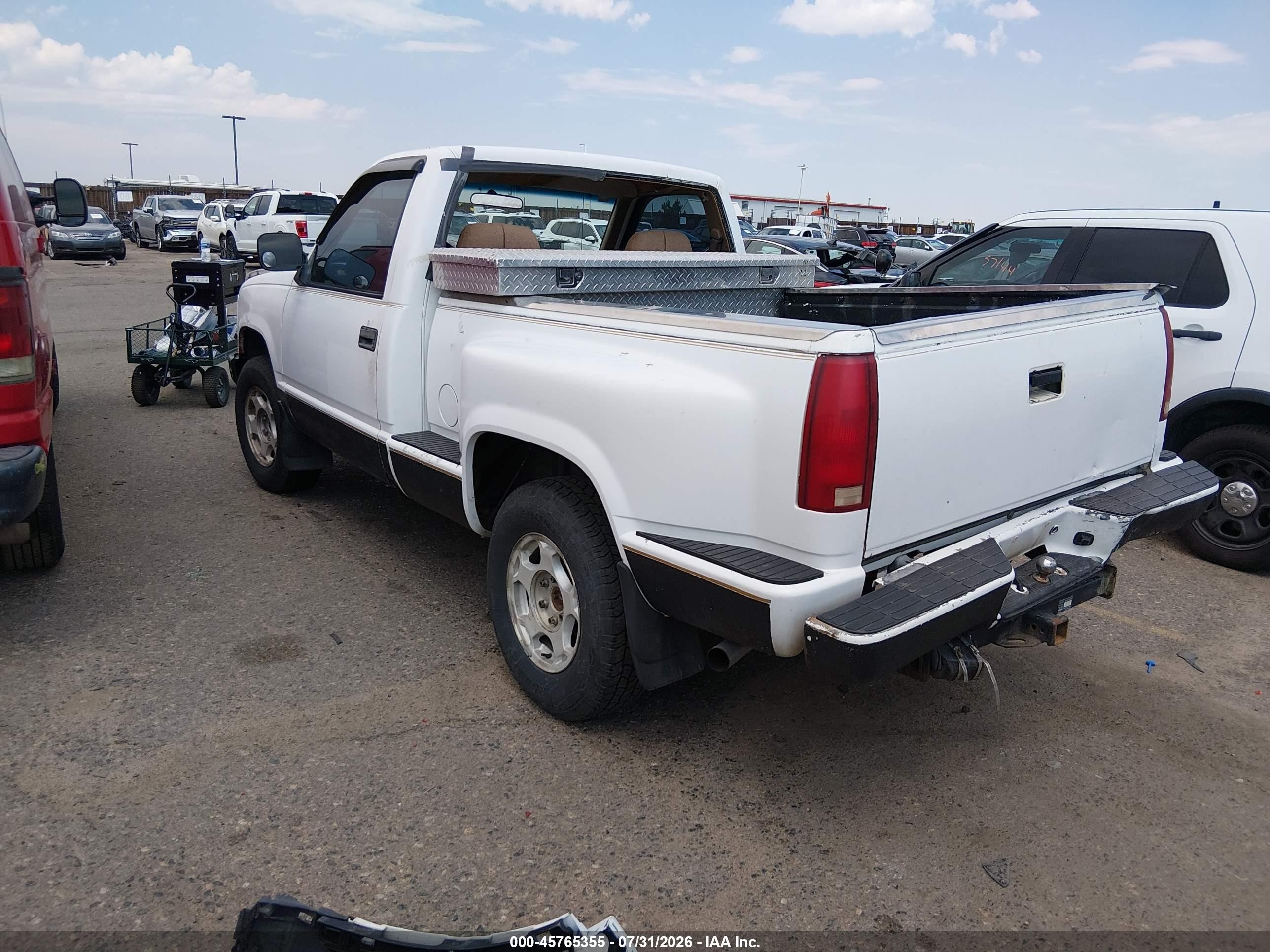 1993 Chevrolet Gmt-400 K1500 White vin: 1GCEK14K0PZ154554