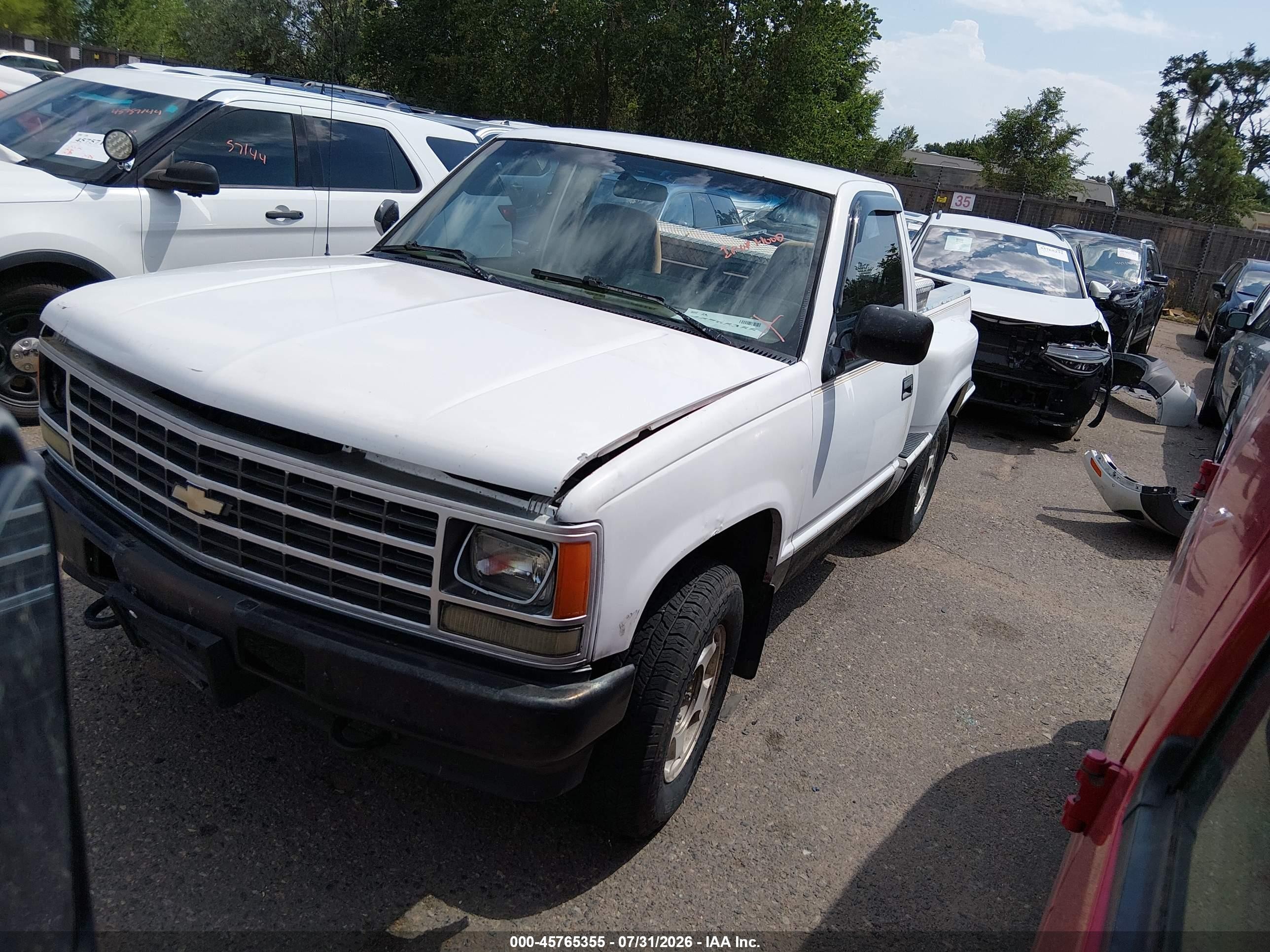 1993 Chevrolet Gmt-400 K1500 White vin: 1GCEK14K0PZ154554