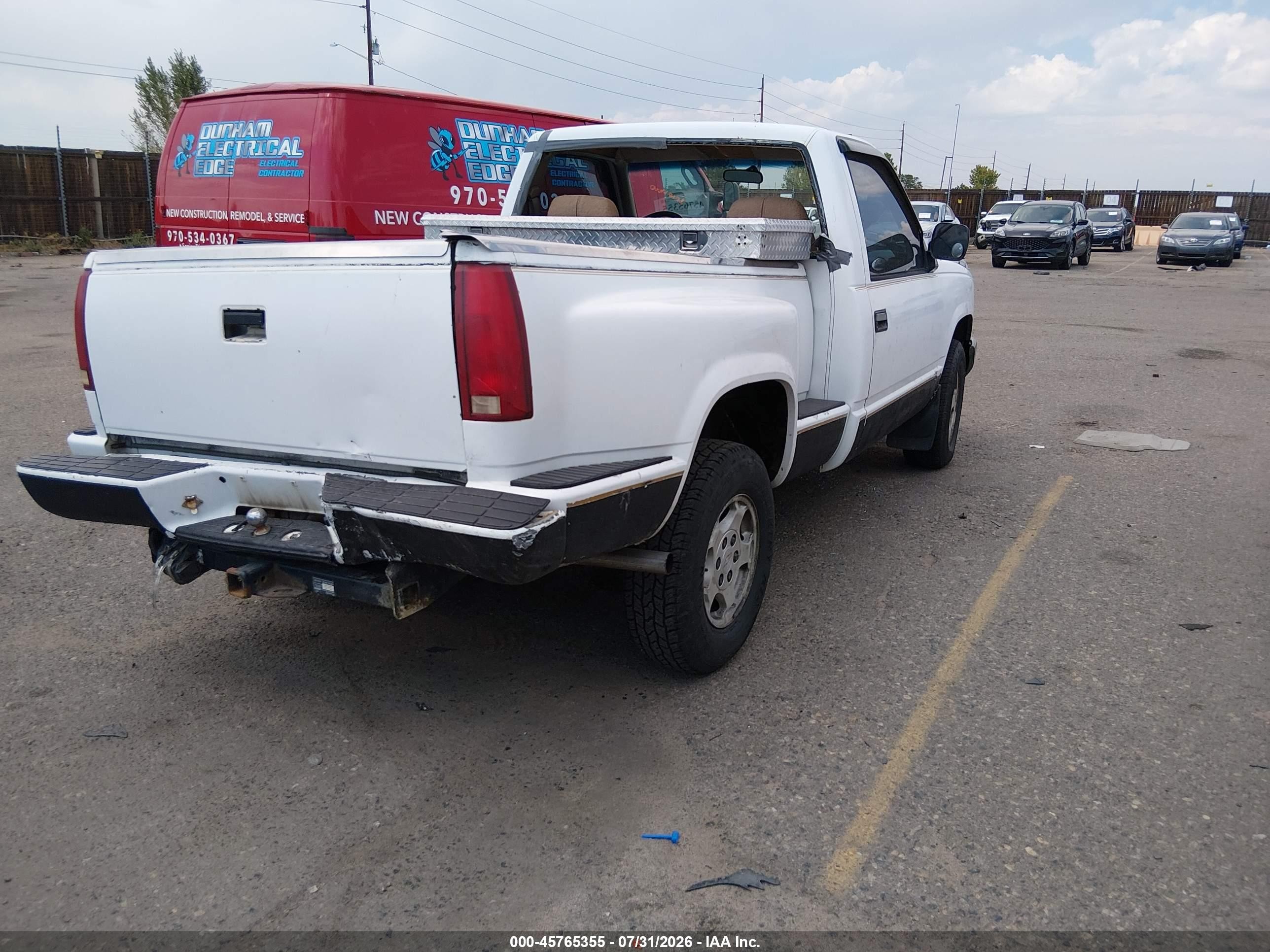 1993 Chevrolet Gmt-400 K1500 White vin: 1GCEK14K0PZ154554