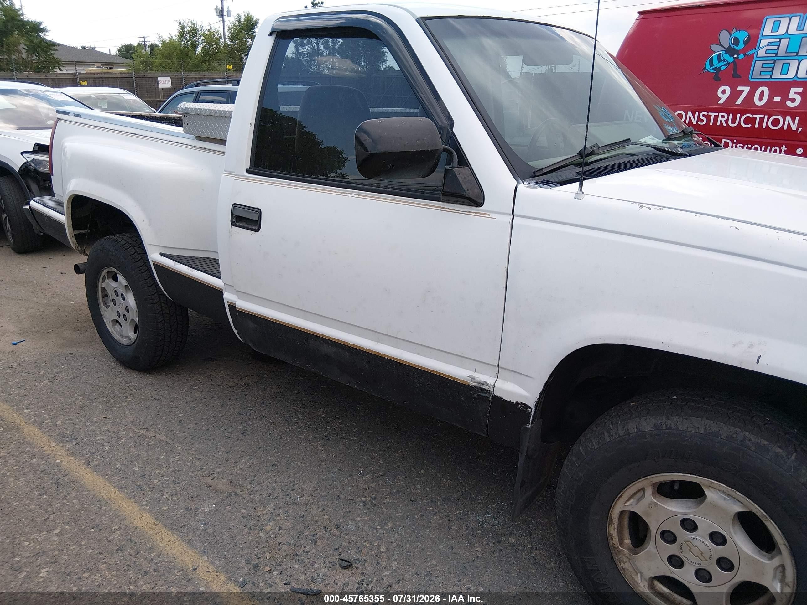 1993 Chevrolet Gmt-400 K1500 White vin: 1GCEK14K0PZ154554