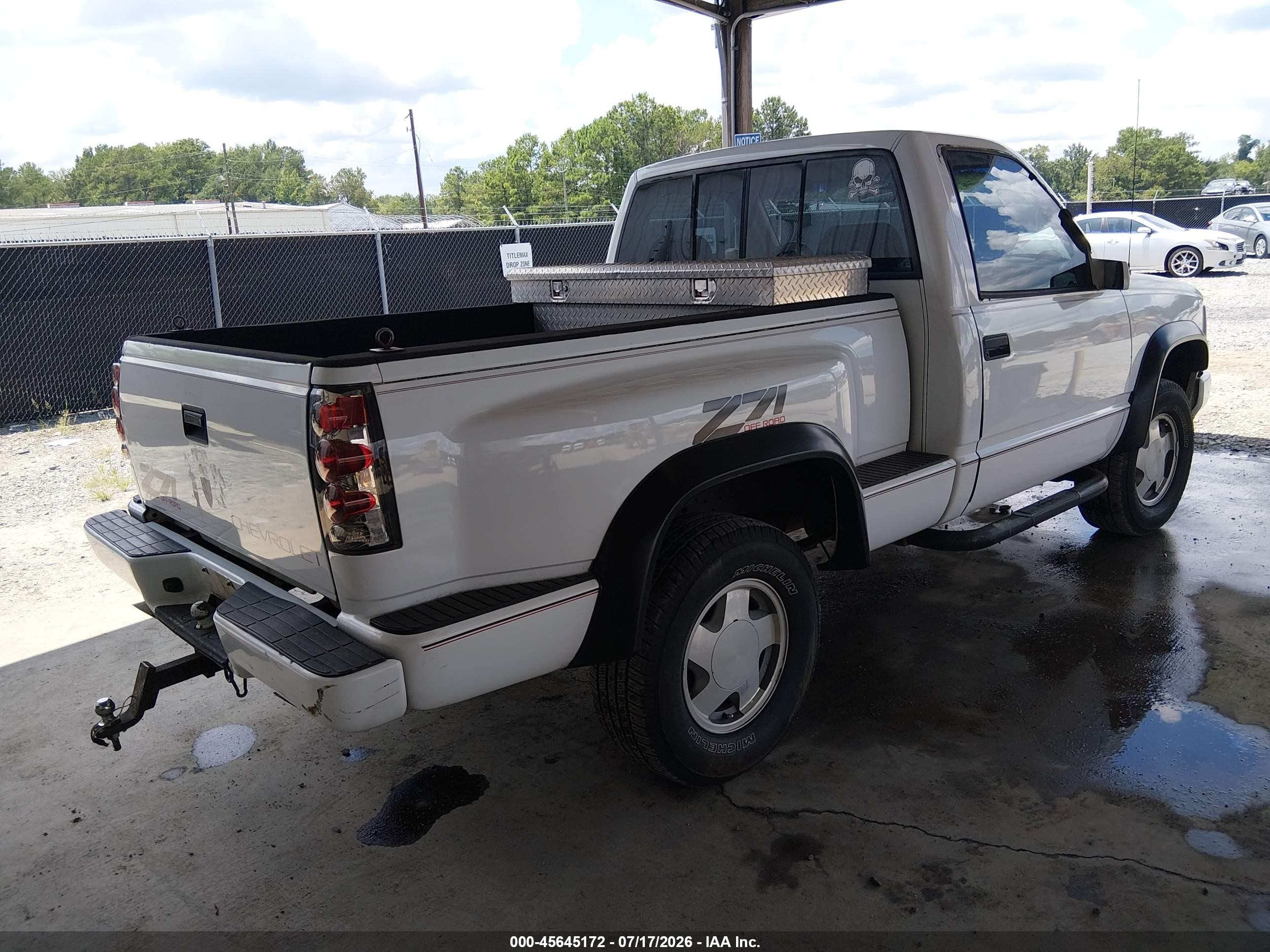 1993 Chevrolet Gmt-400 K1500 White vin: 1GCEK14K4PZ160423
