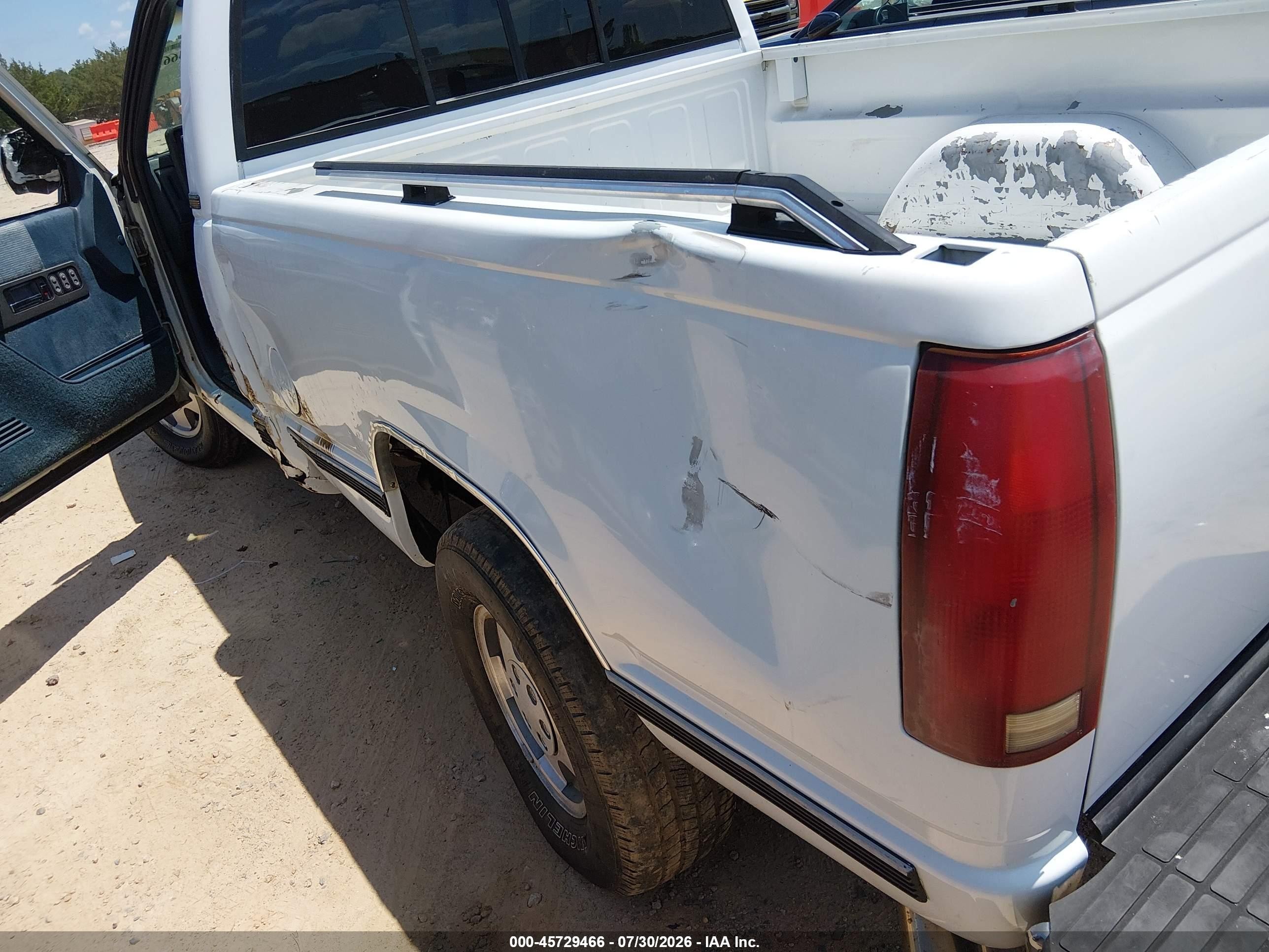 1994 Chevrolet Gmt-400 K1500 White vin: 1GCEK14K4RZ128980