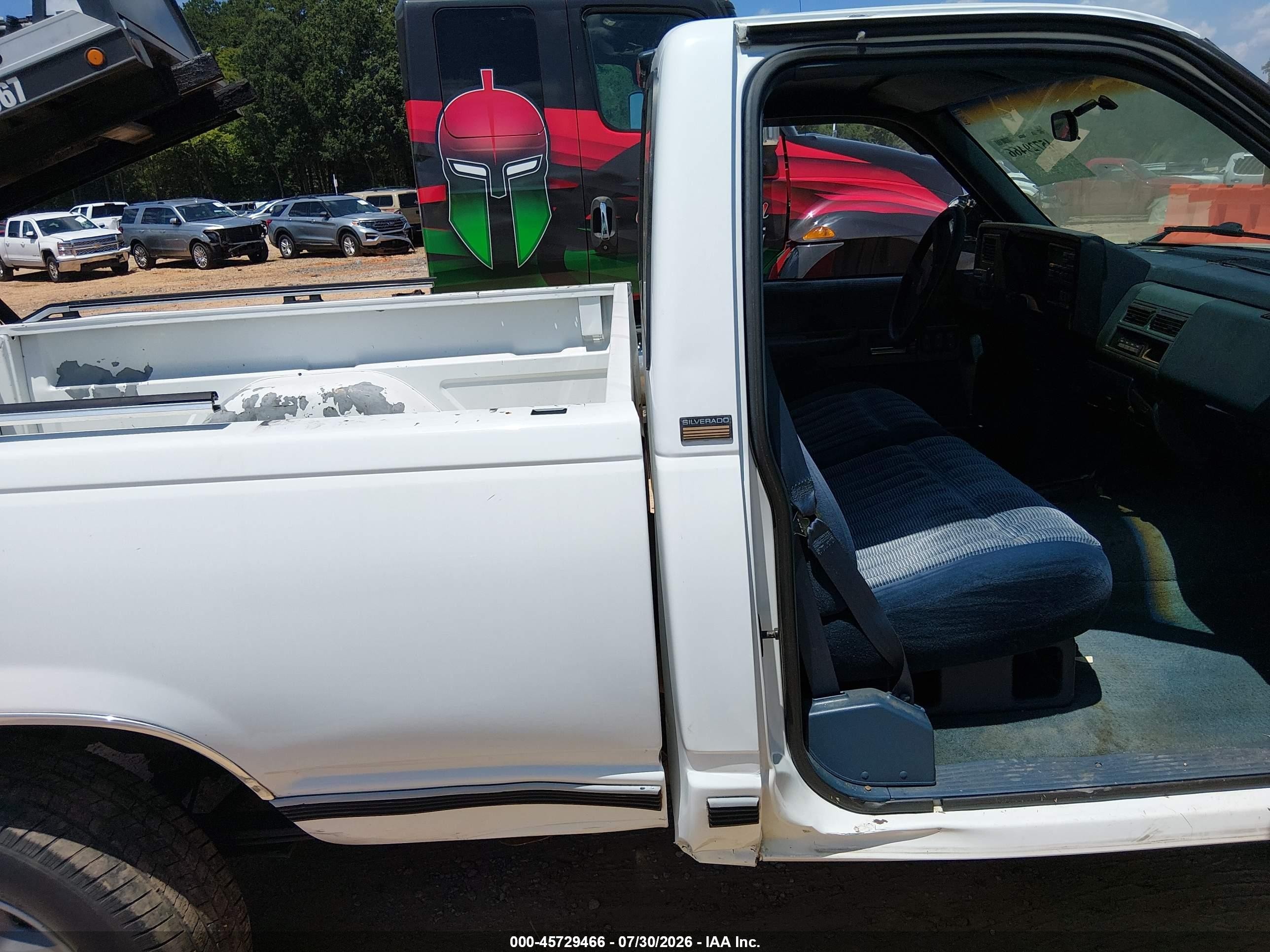 1994 Chevrolet Gmt-400 K1500 White vin: 1GCEK14K4RZ128980