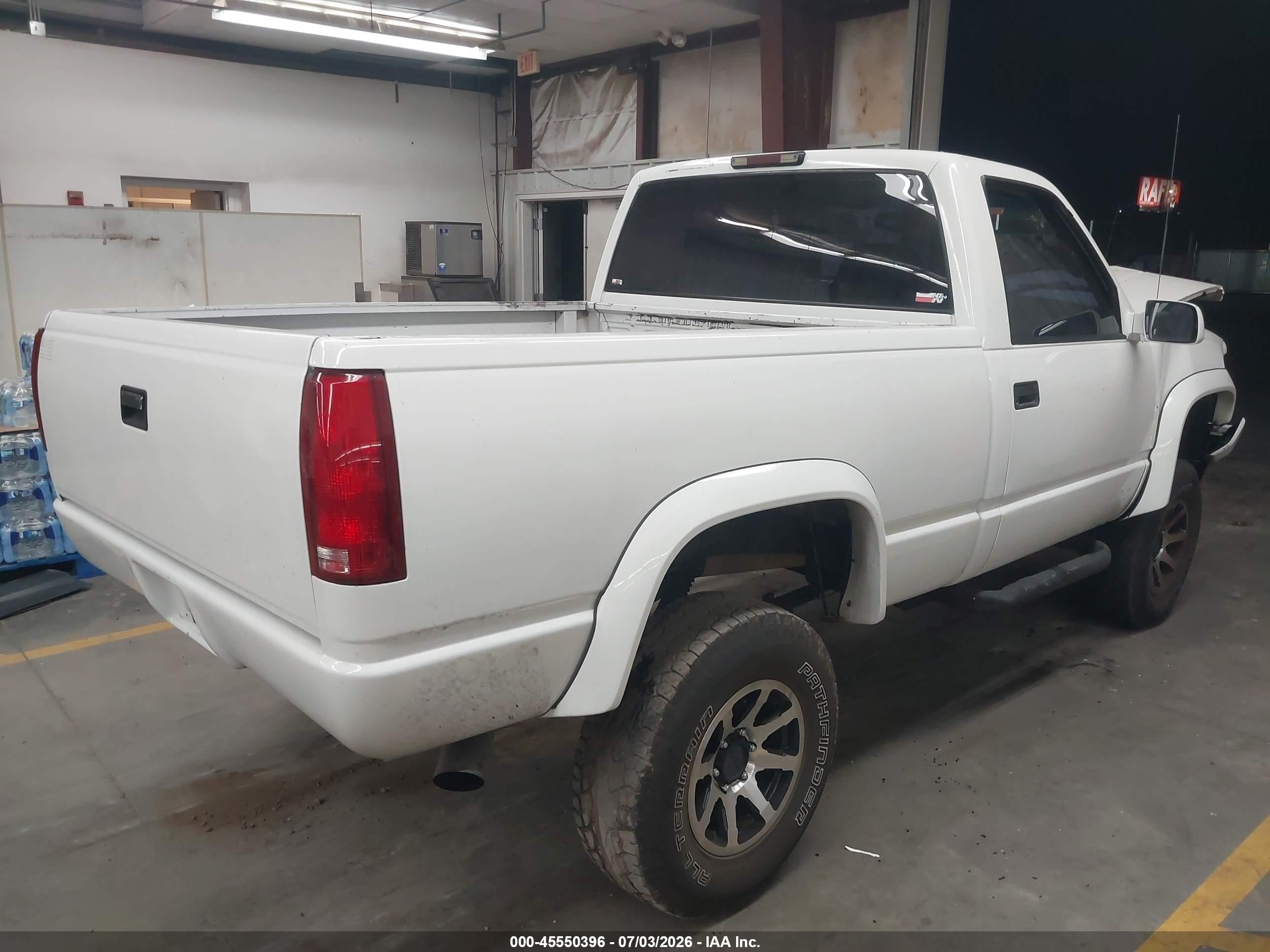 1995 Chevrolet Gmt-400 K1500 White vin: 1GCEK14K5SZ268980