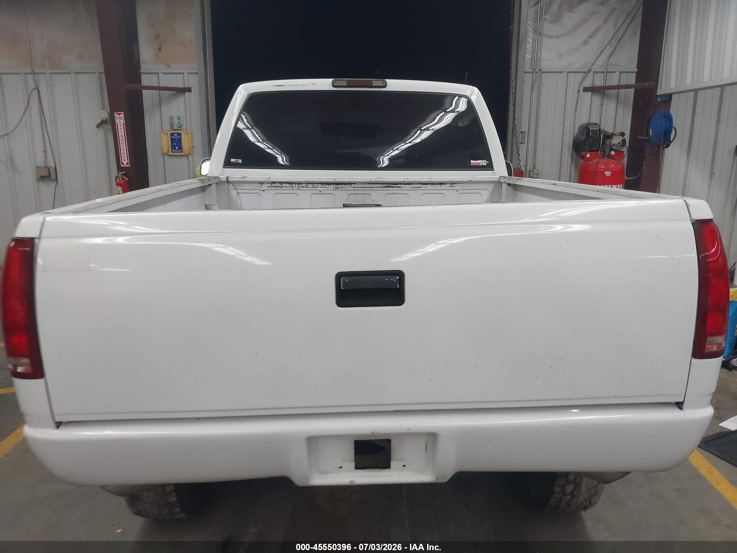 1995 Chevrolet Gmt-400 K1500 White vin: 1GCEK14K5SZ268980