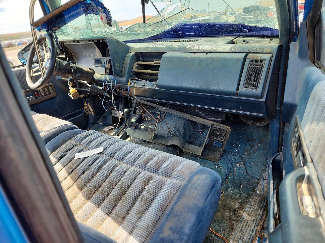 1992 Chevrolet Gmt-400 K1500 Blue vin: 1GCEK14K7NZ219087
