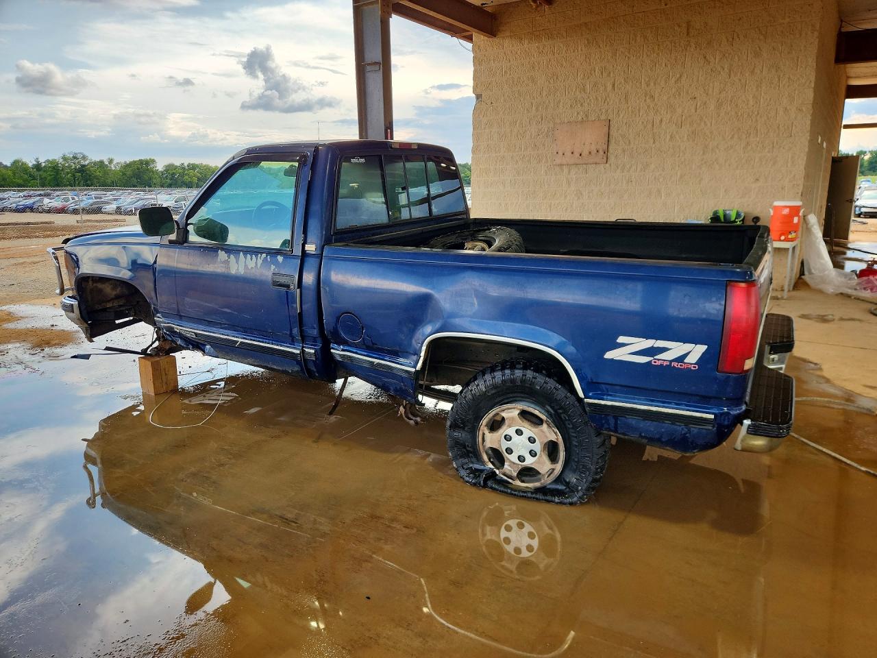 1994 Chevrolet Gmt-400 K1500 Blue vin: 1GCEK14K7RZ205647