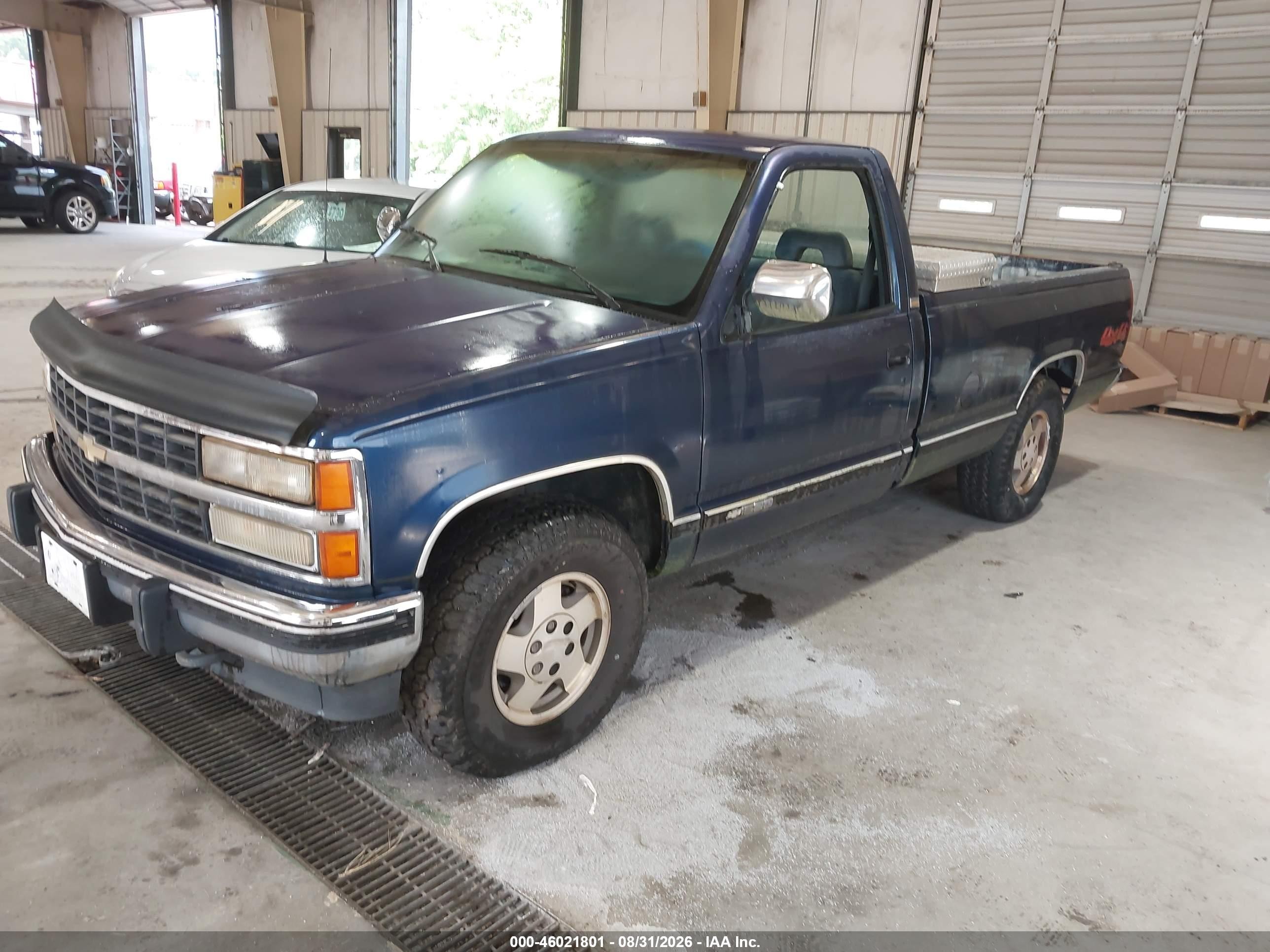 1993 Chevrolet Gmt-400 K1500 Blue vin: 1GCEK14K8PZ256636