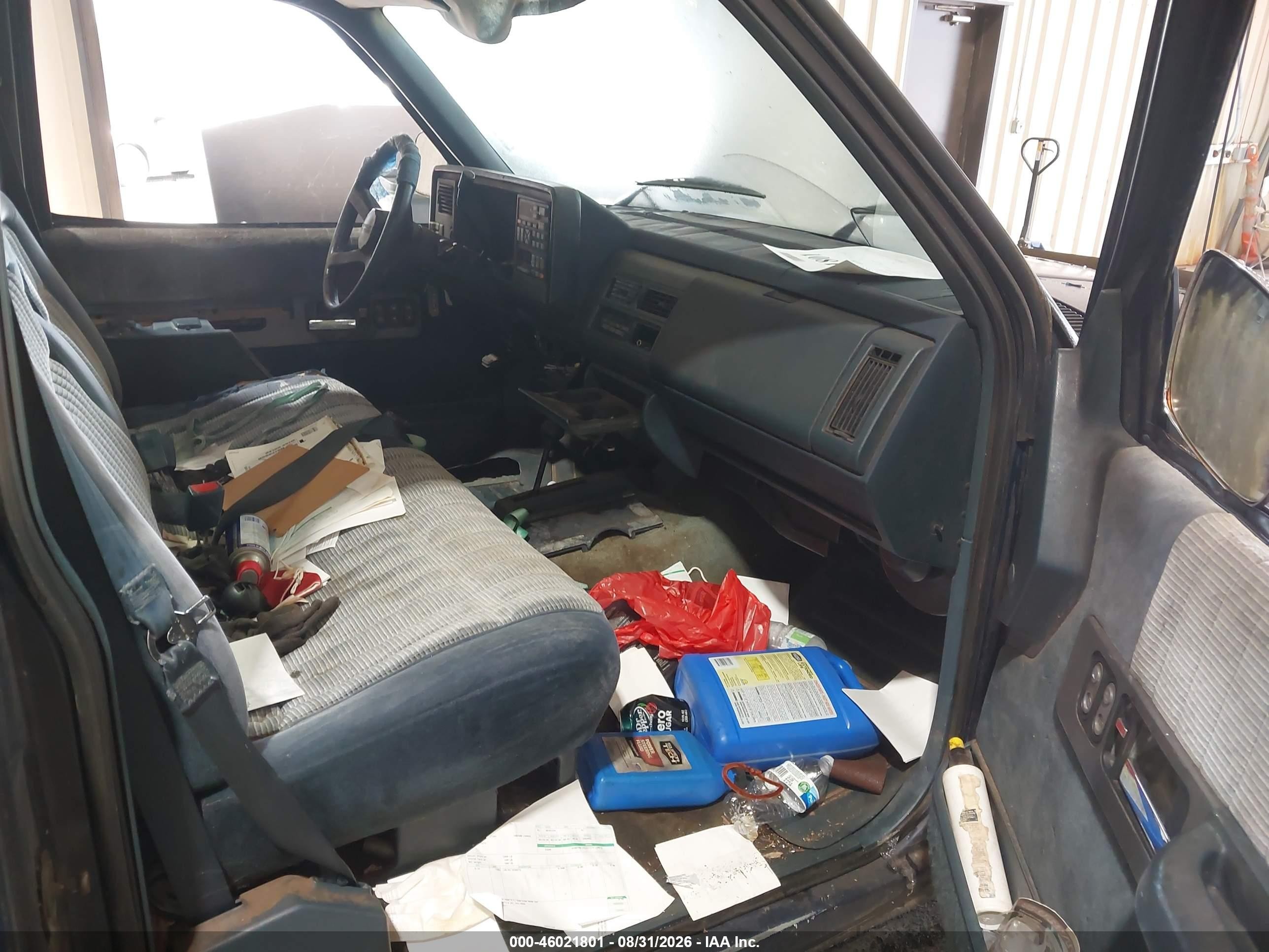 1993 Chevrolet Gmt-400 K1500 Blue vin: 1GCEK14K8PZ256636