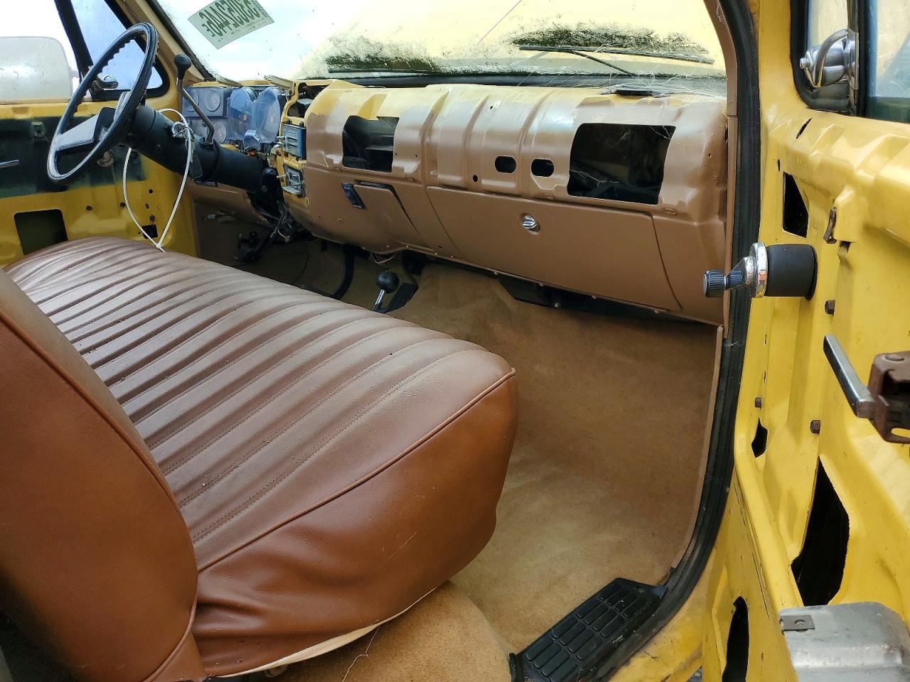 1984 Chevrolet C/k 10 Series Yellow vin: 1GCEK14L2EJ134309