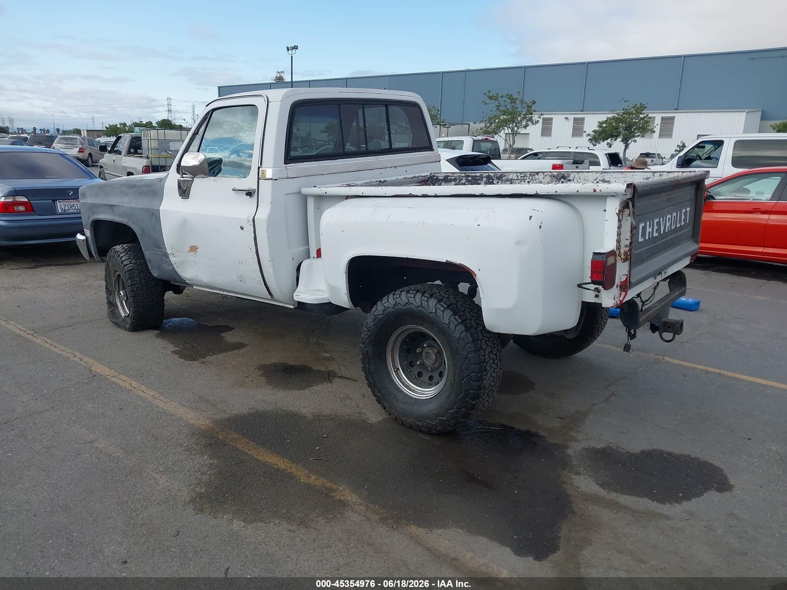 1985 Chevrolet K10   White vin: 1GCEK14L4FJ139111