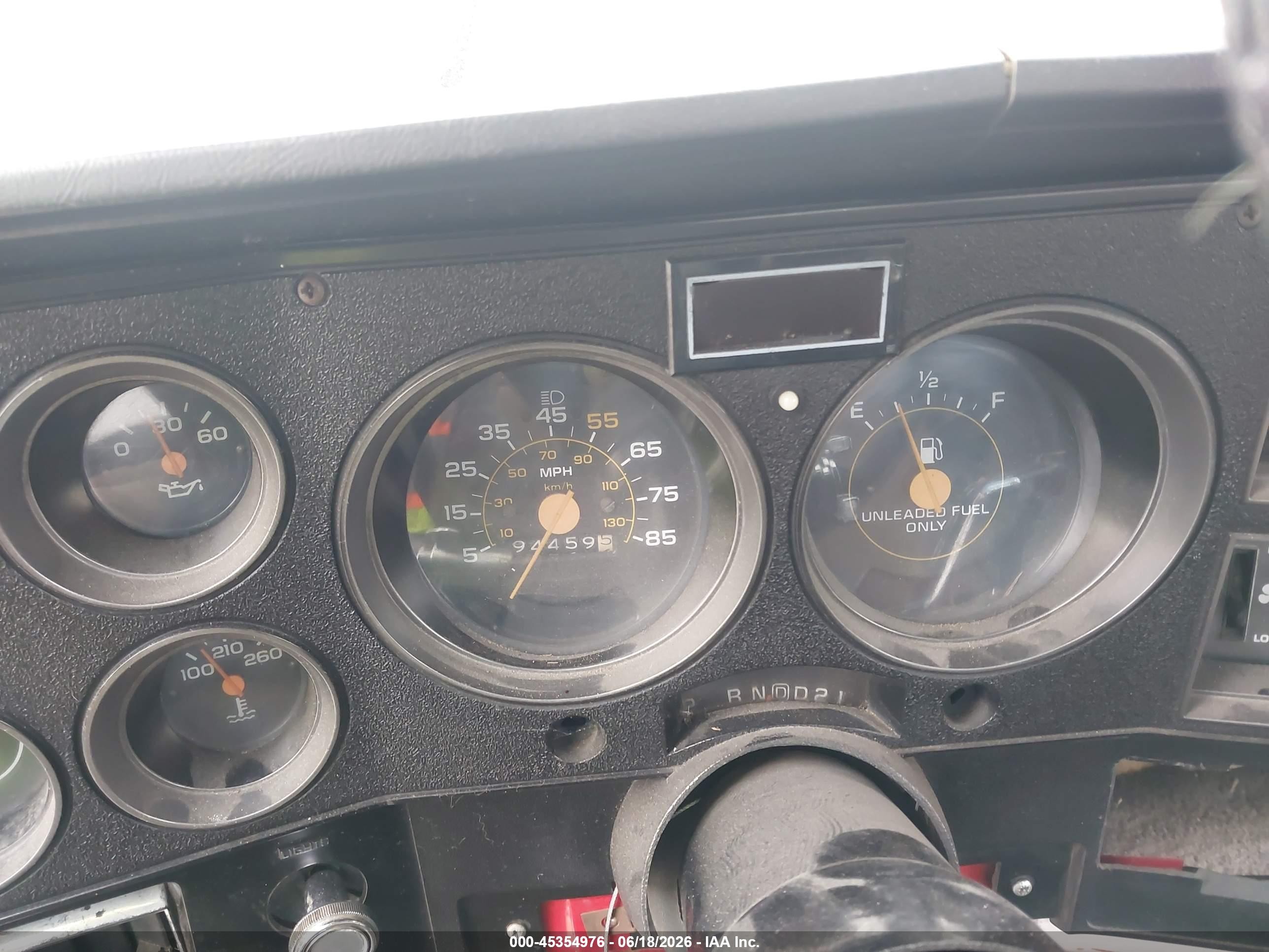 1985 Chevrolet K10   White vin: 1GCEK14L4FJ139111