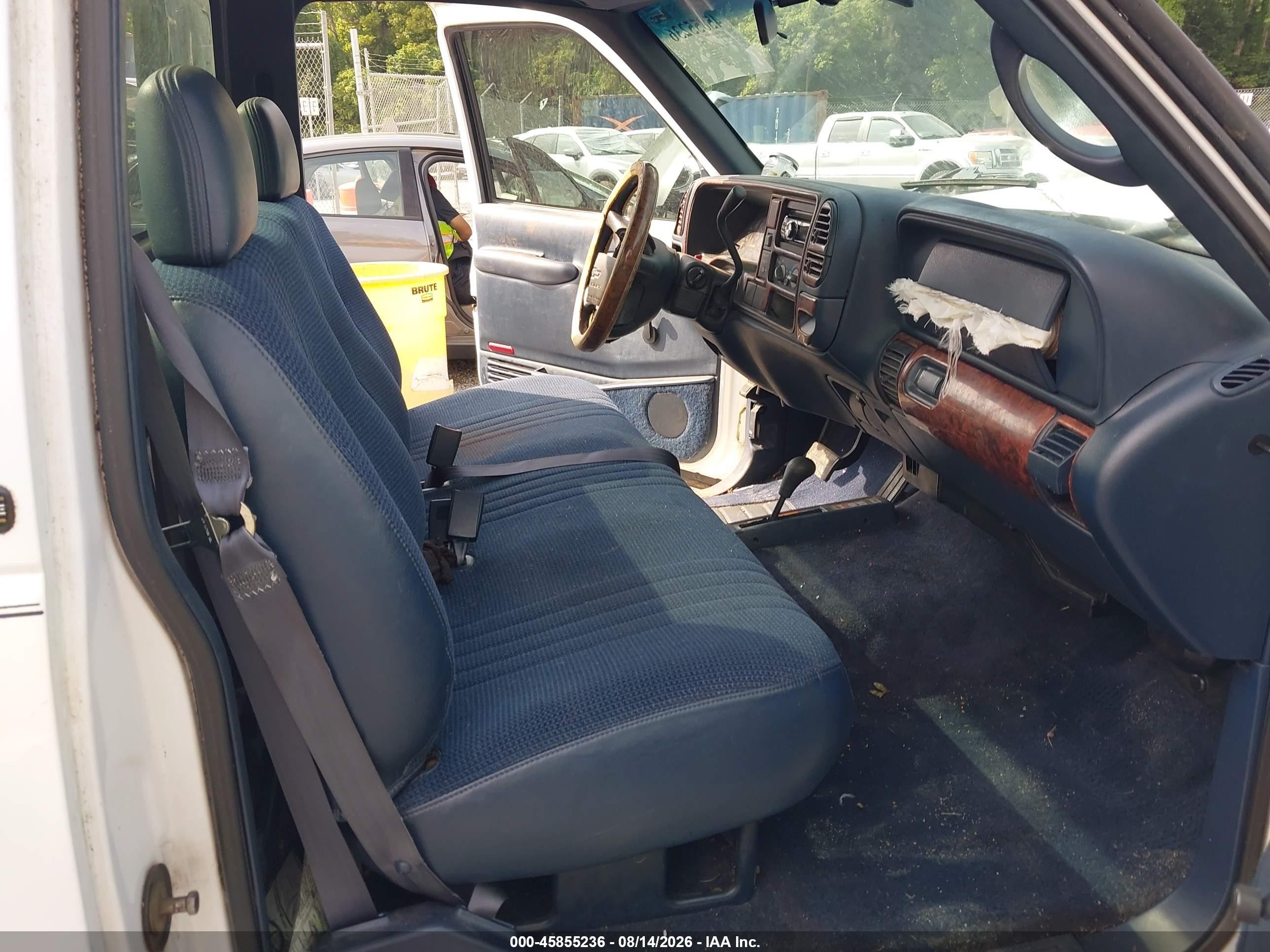 1997 Chevrolet K1500 Fleetside White vin: 1GCEK14M0VZ220731