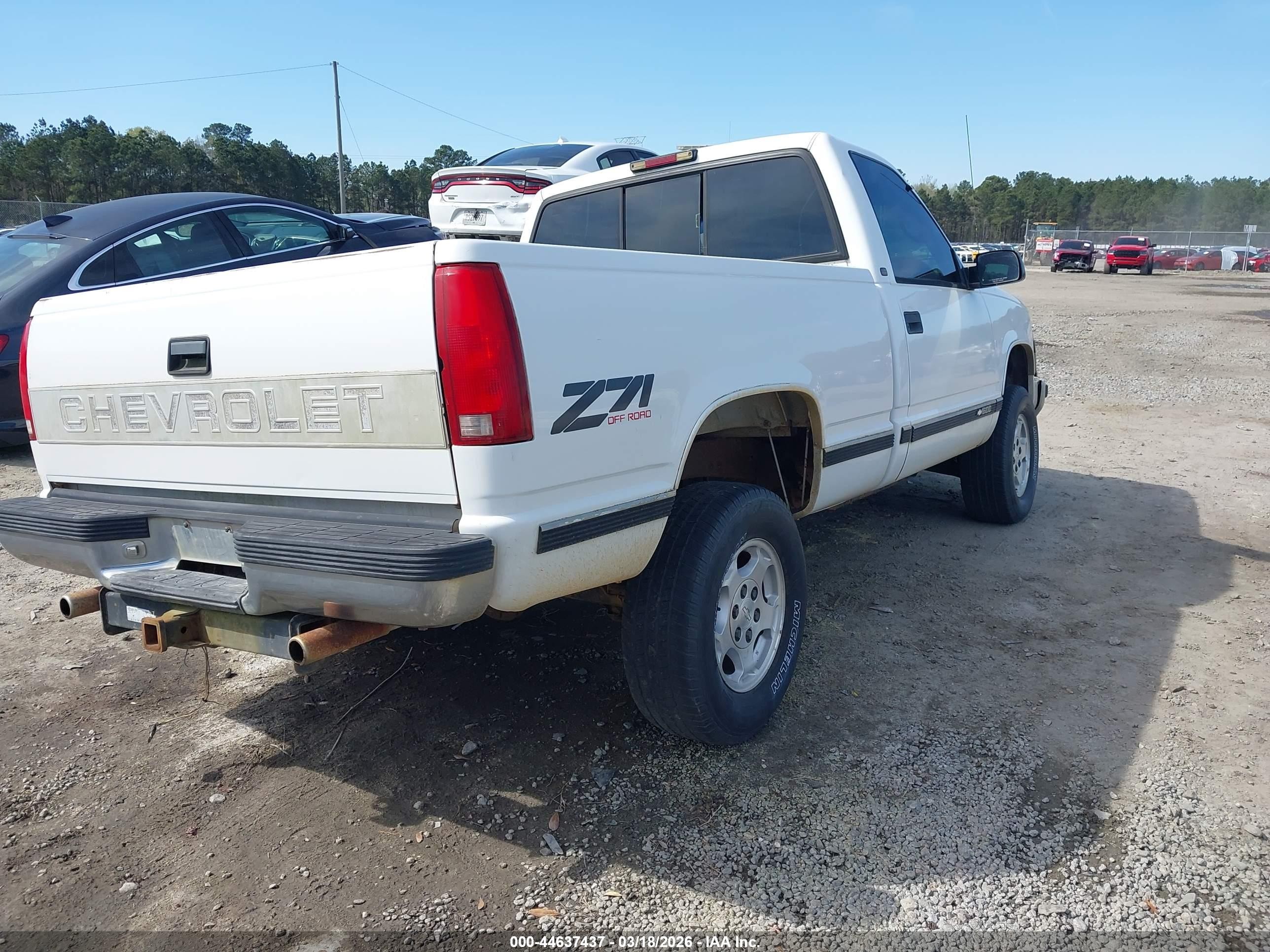 1997 Chevrolet K1500 Fleetside White vin: 1GCEK14R5VZ226973