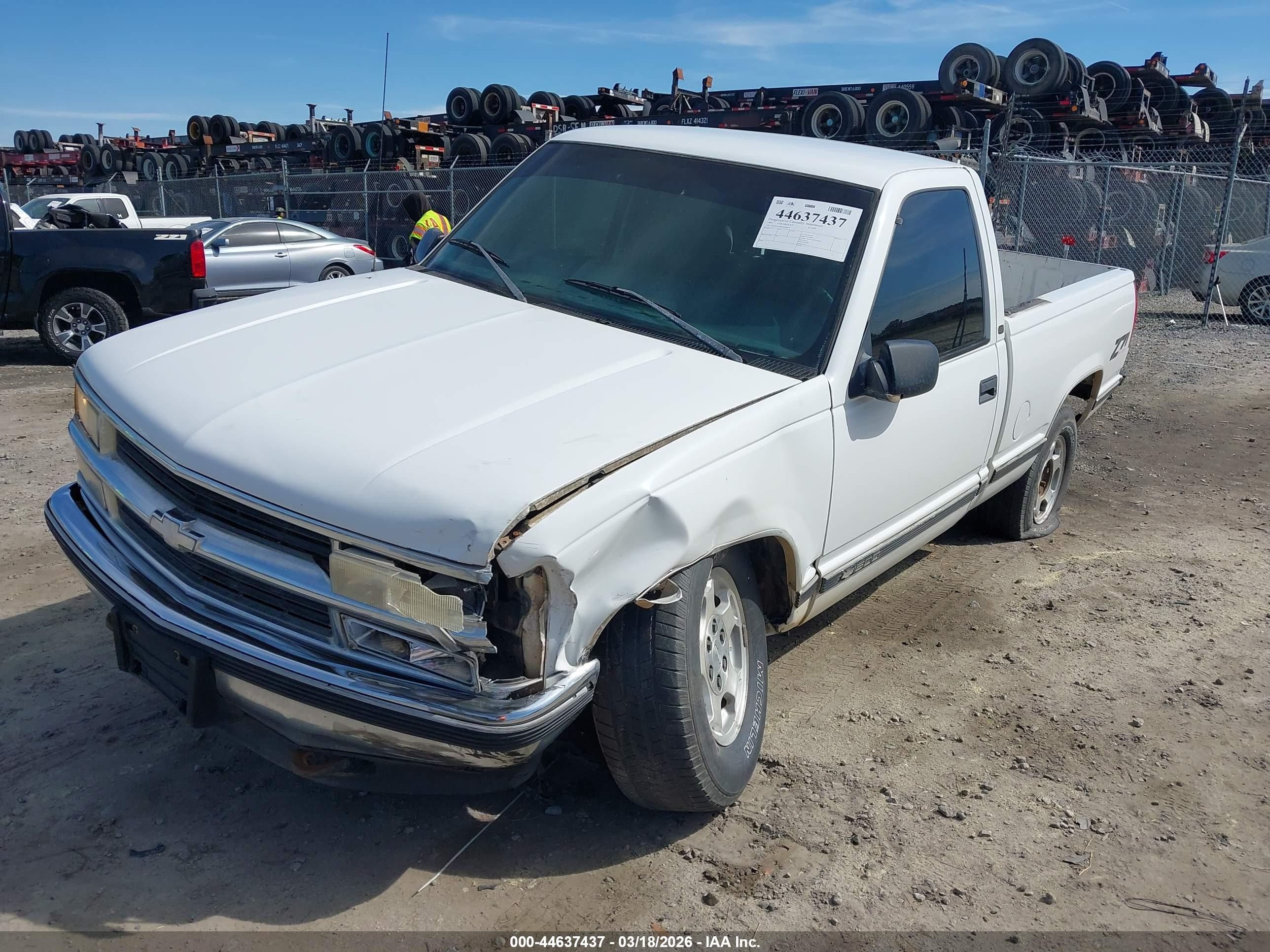 1997 Chevrolet K1500 Fleetside White vin: 1GCEK14R5VZ226973