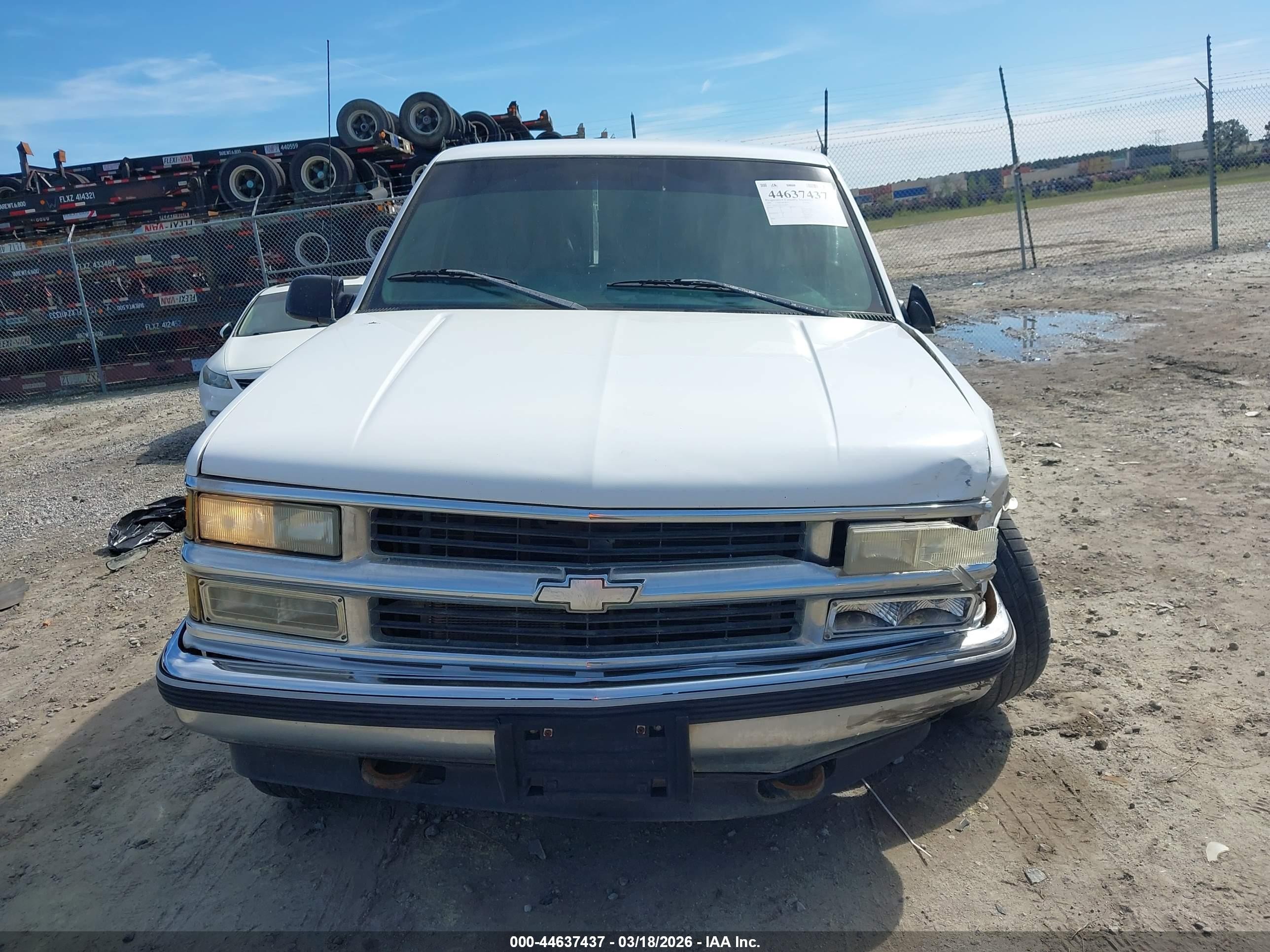 1997 Chevrolet K1500 Fleetside White vin: 1GCEK14R5VZ226973
