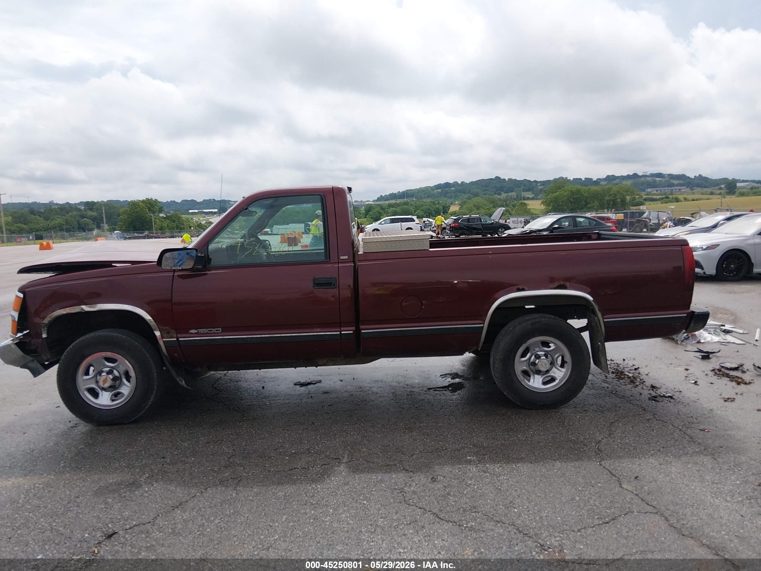 1998 Chevrolet K1500 Fleetside/sportside Red vin: 1GCEK14R8WE172321