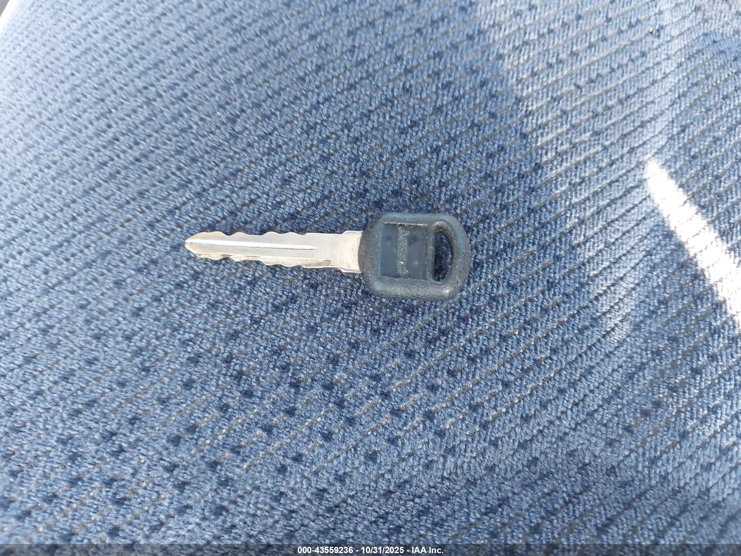 1997 Chevrolet K1500 Fleetside Blue vin: 1GCEK14RXVZ170822