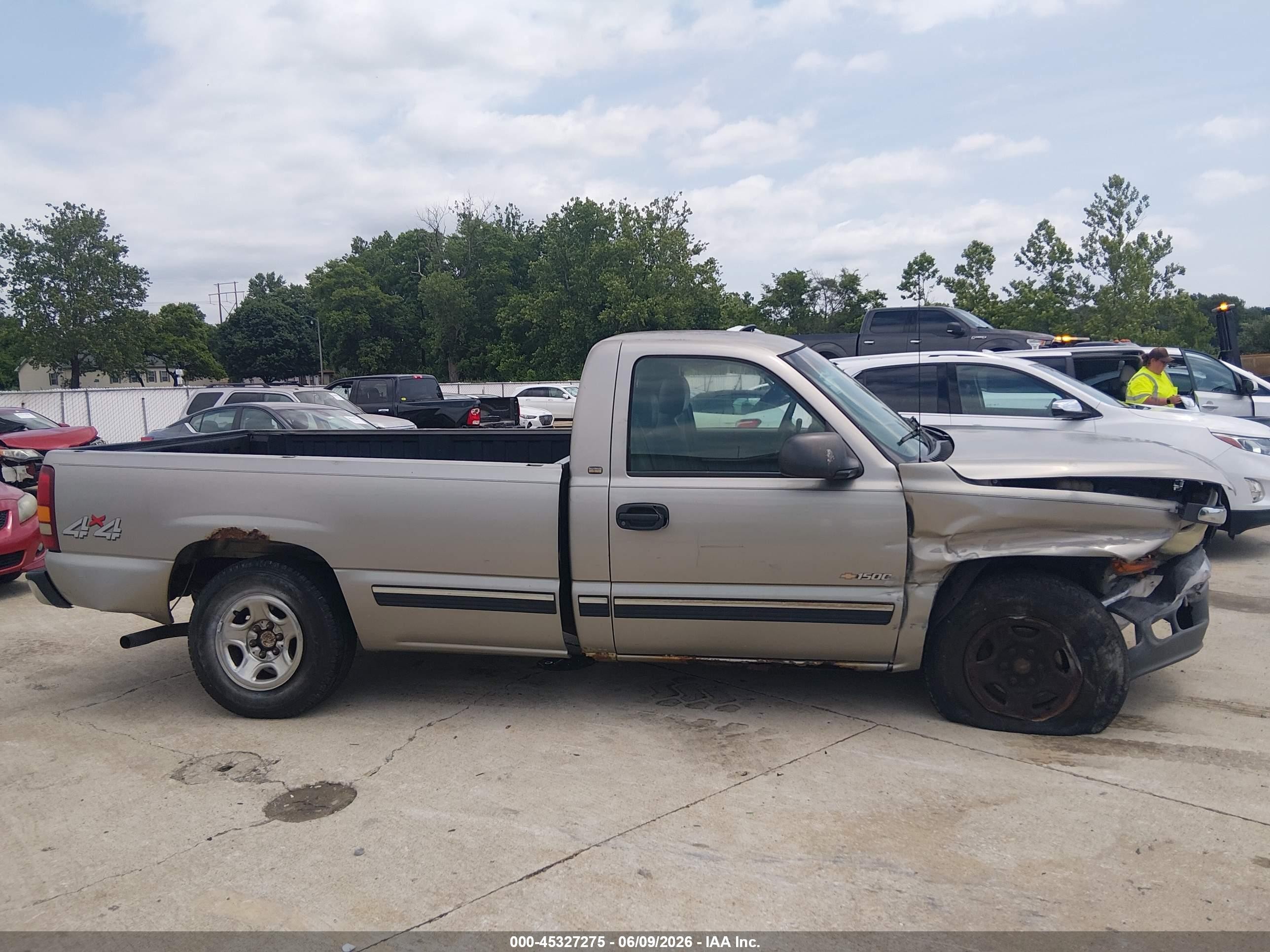1999 Chevrolet Silverado 1500   Серый vin: 1GCEK14T1XE177938