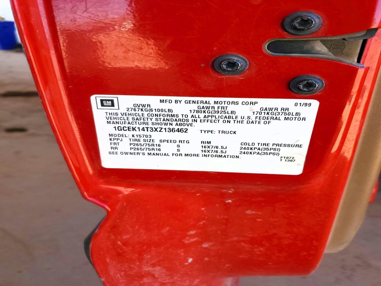 1999 Chevrolet Silverado K1500 Red vin: 1GCEK14T3XZ136462