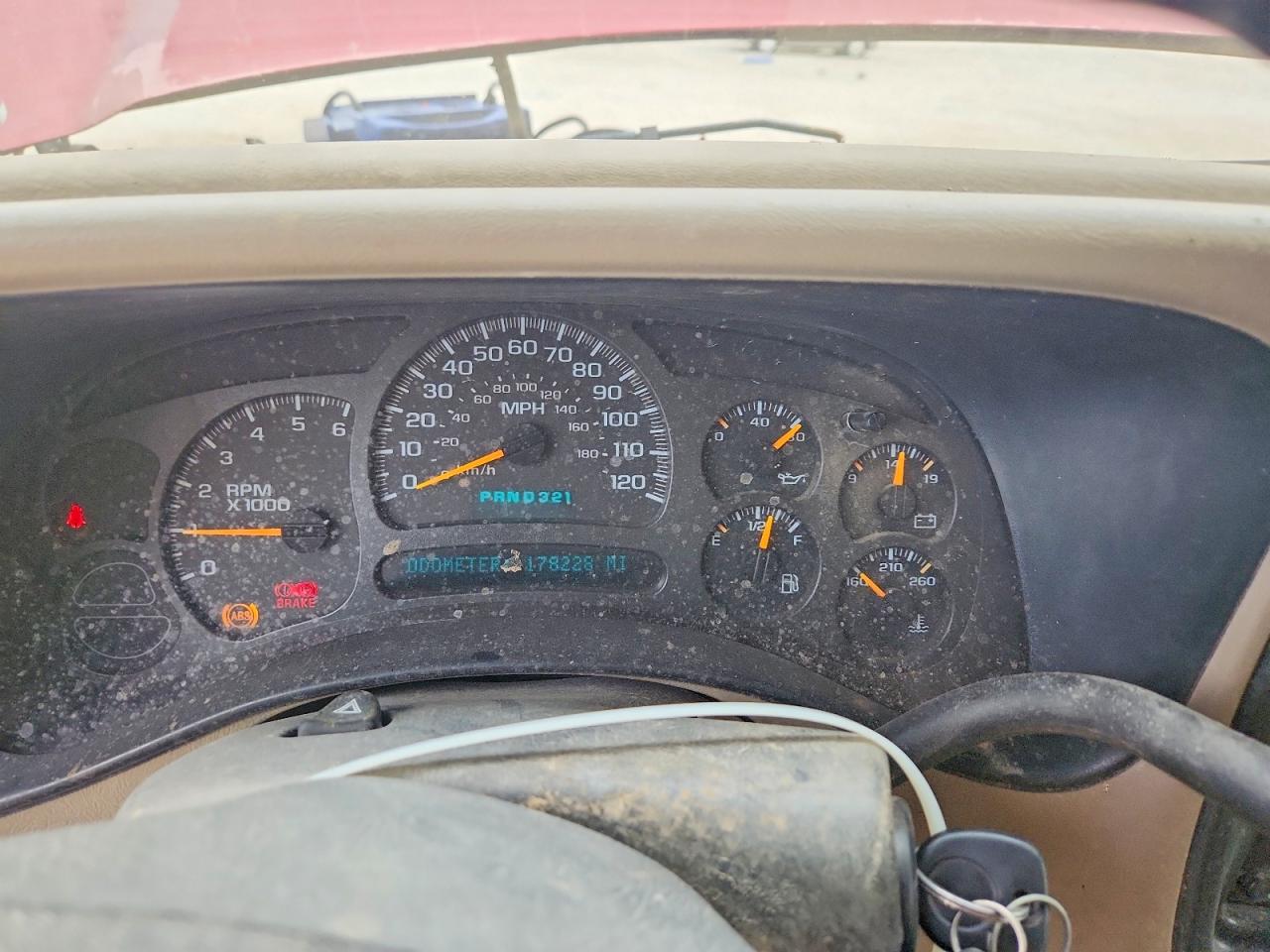 2004 Chevrolet Silverado K1500 Red vin: 1GCEK14T54E207356