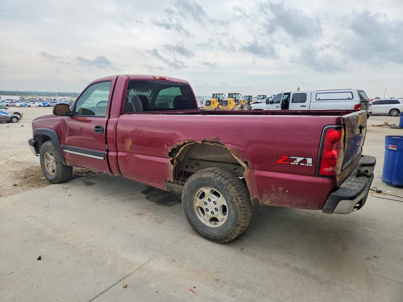 2004 Chevrolet Silverado K1500 Red vin: 1GCEK14T54E207356