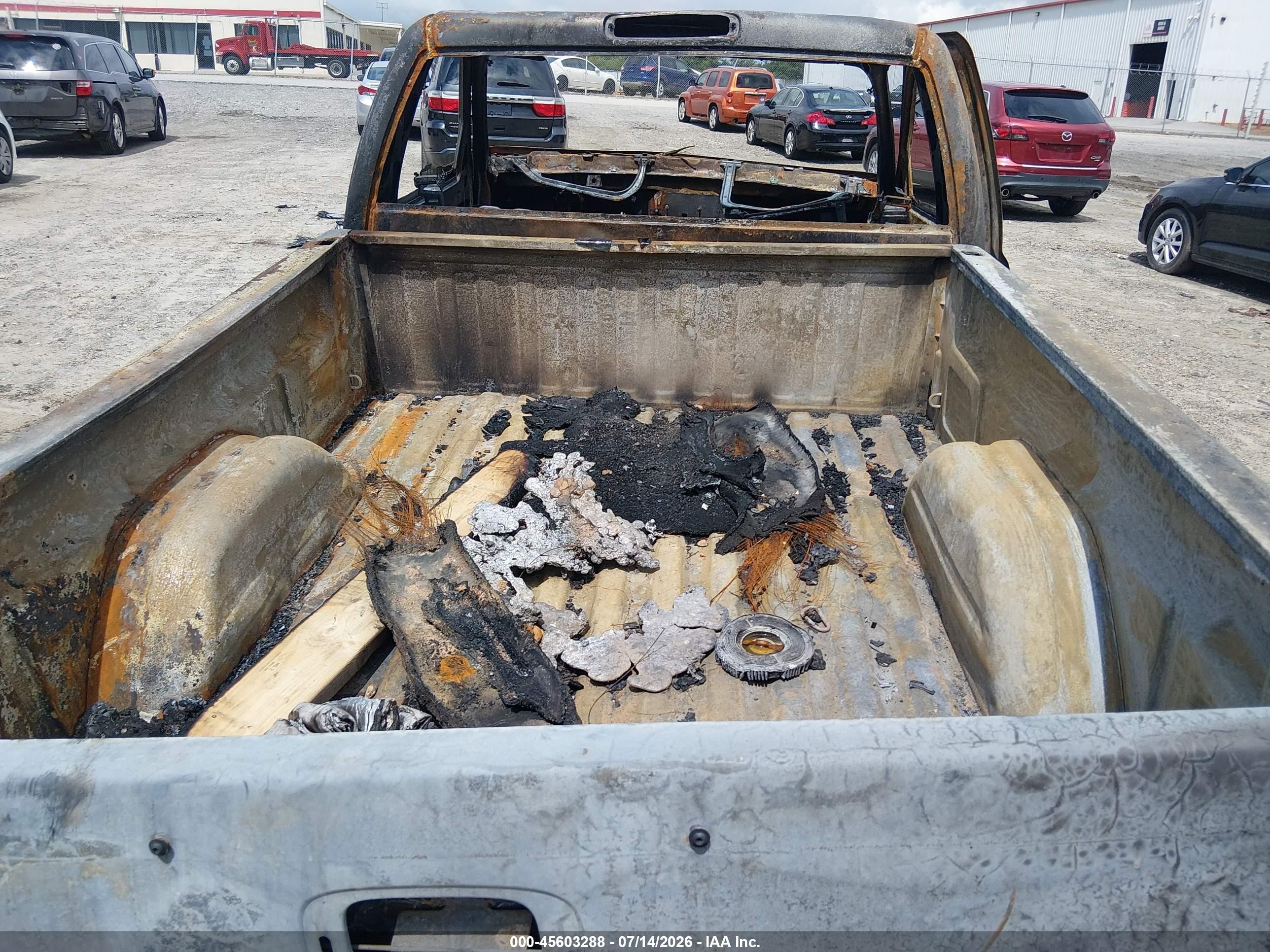1999 Chevrolet Silverado 1500 Ls White vin: 1GCEK14T5XZ185551