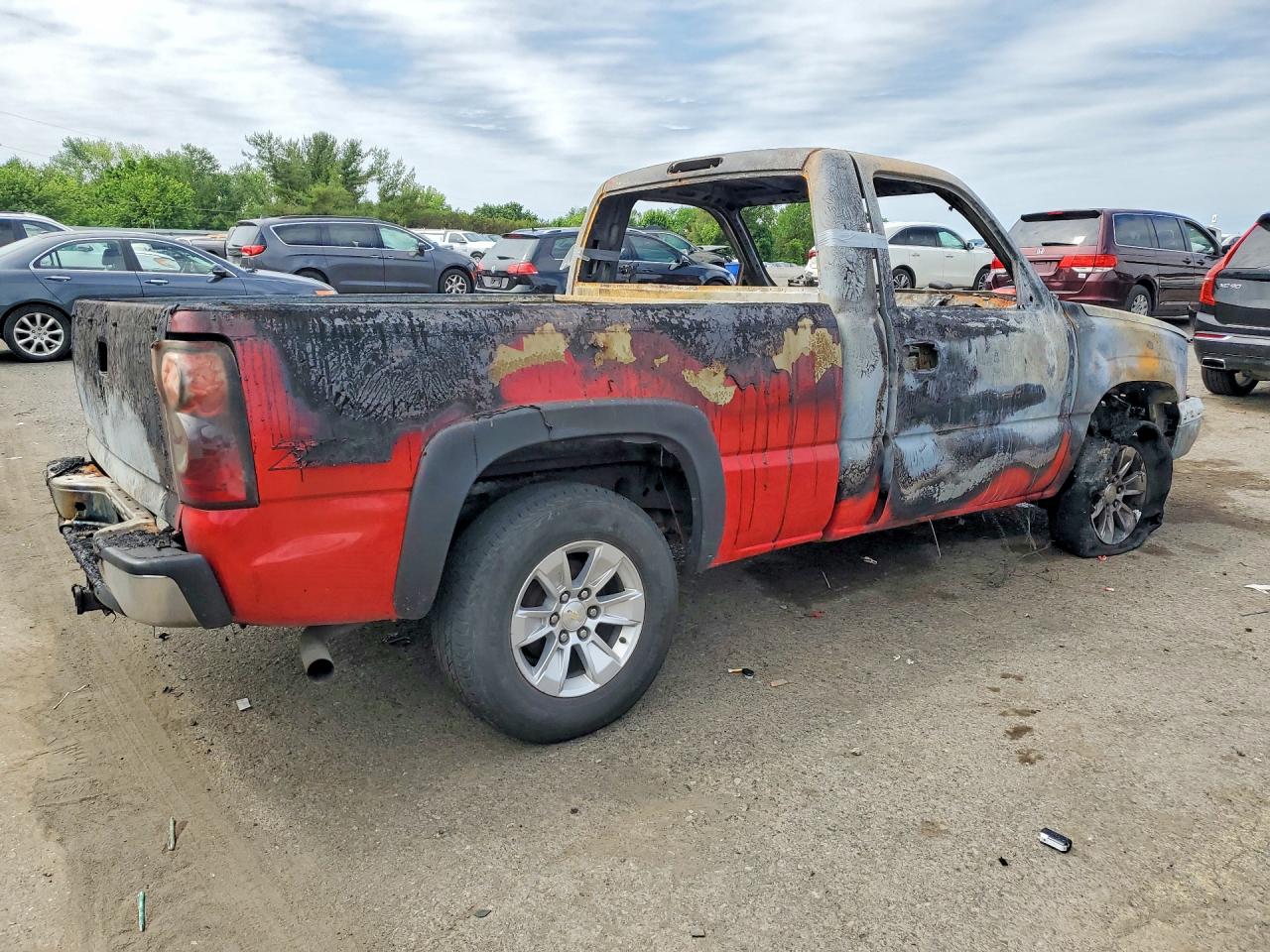 2005 Chevrolet Silverado K1500 Пожар vin: 1GCEK14T65Z177357