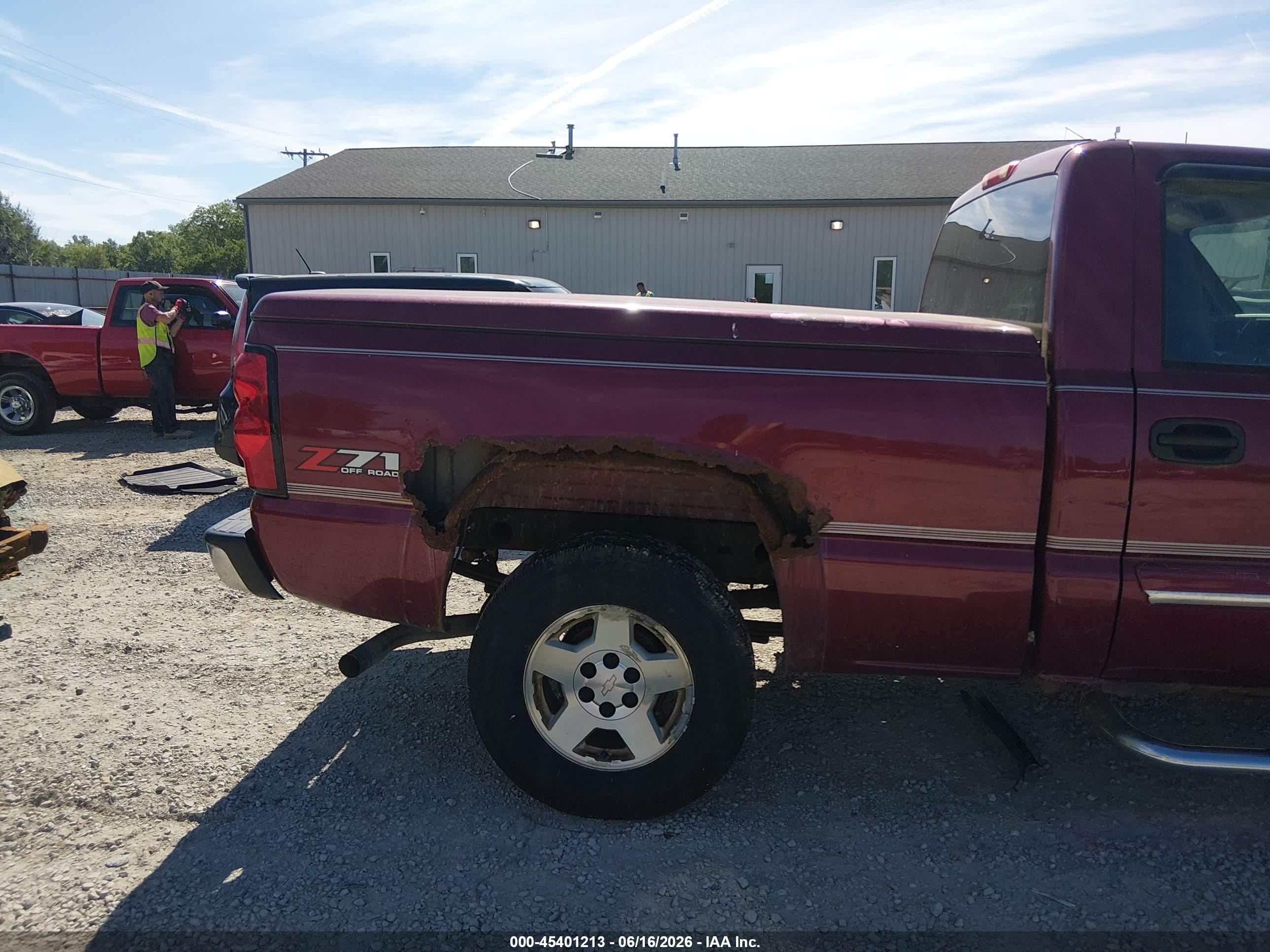2005 Chevrolet Silverado 1500 Z71 Red vin: 1GCEK14T75Z181692