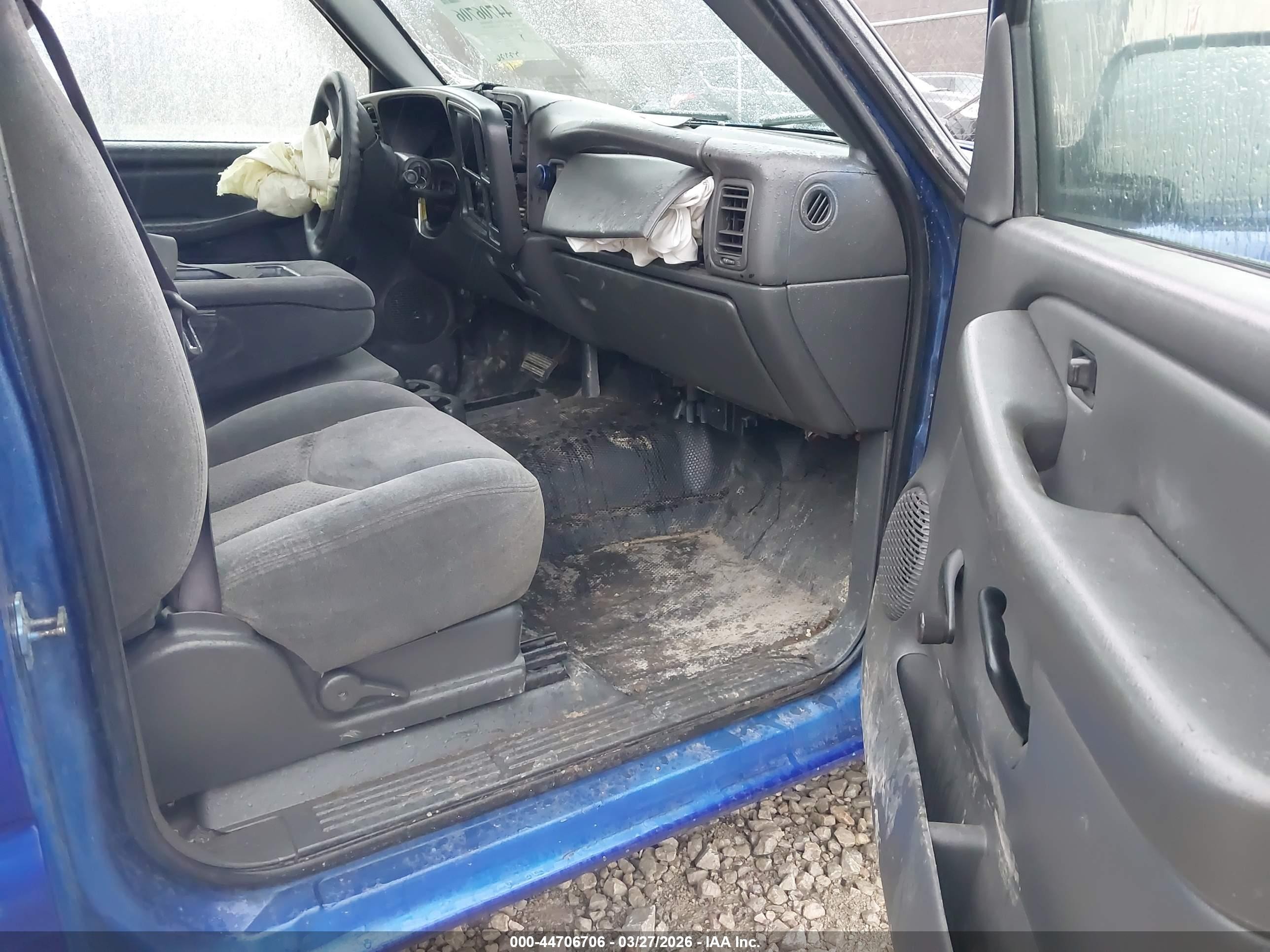 2004 Chevrolet Silverado 1500   Blue vin: 1GCEK14T84Z220109
