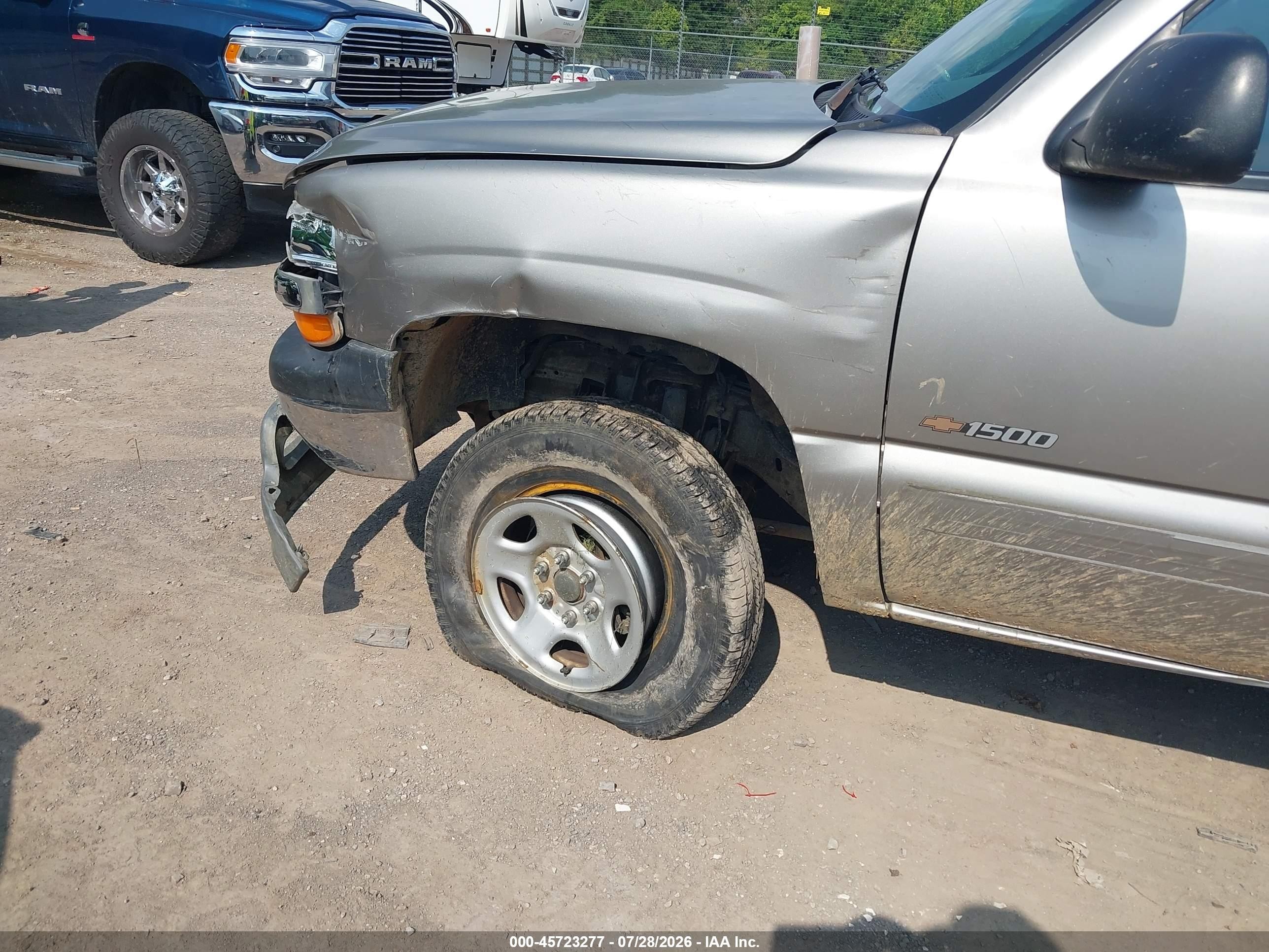 2001 Chevrolet Silverado 1500   Серый vin: 1GCEK14V01E147838