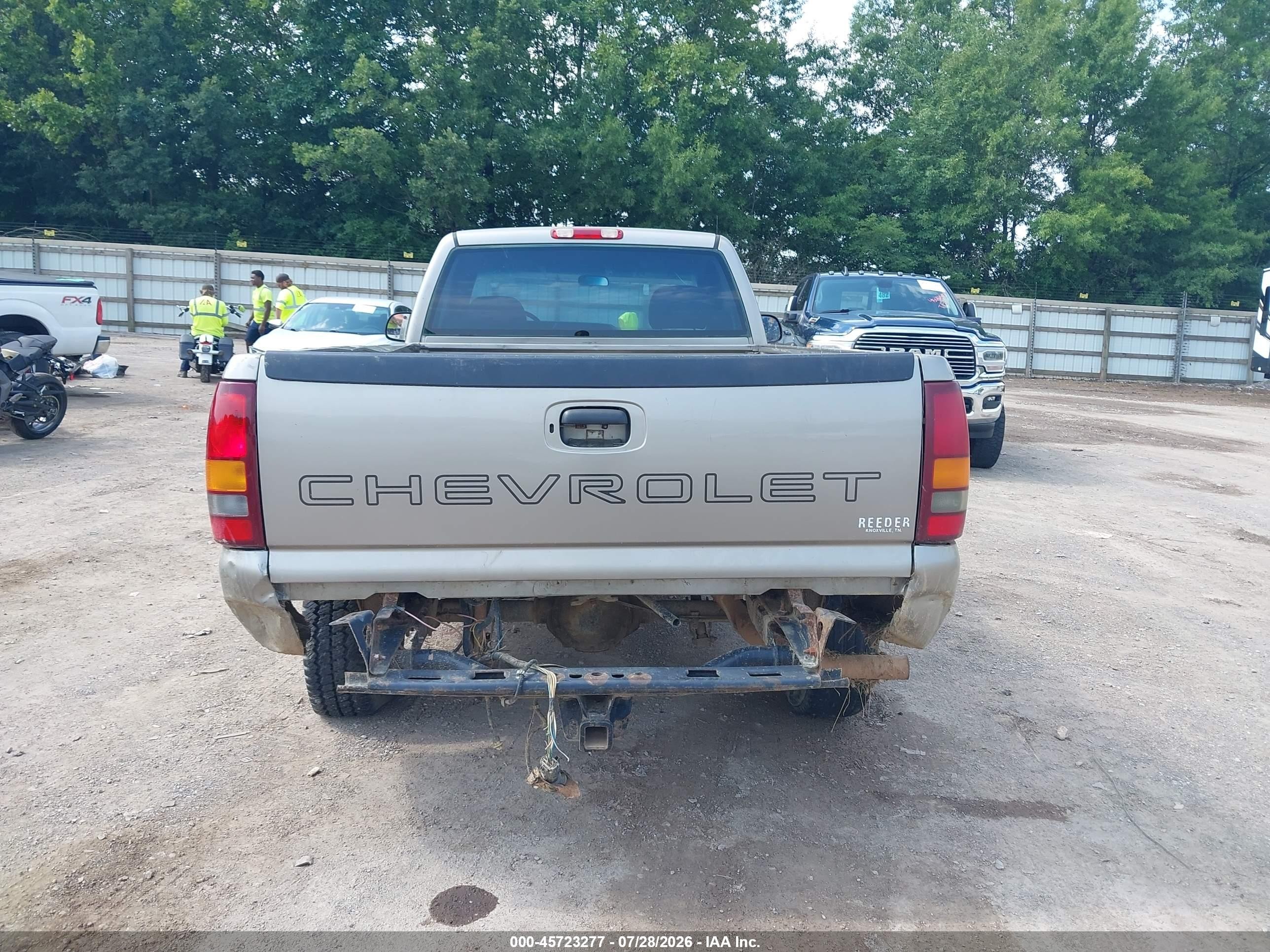 2001 Chevrolet Silverado 1500   Серый vin: 1GCEK14V01E147838