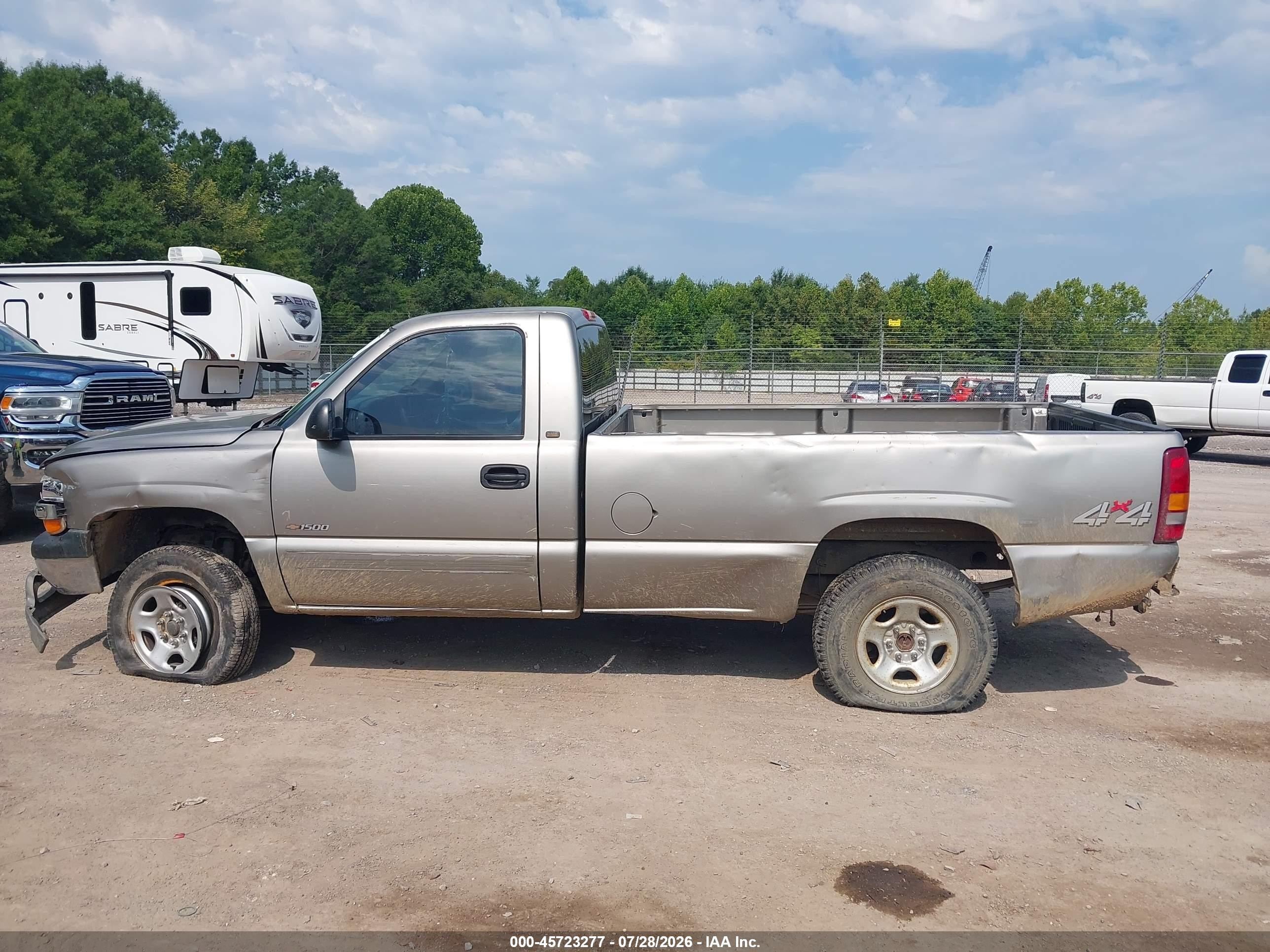 2001 Chevrolet Silverado 1500   Серый vin: 1GCEK14V01E147838