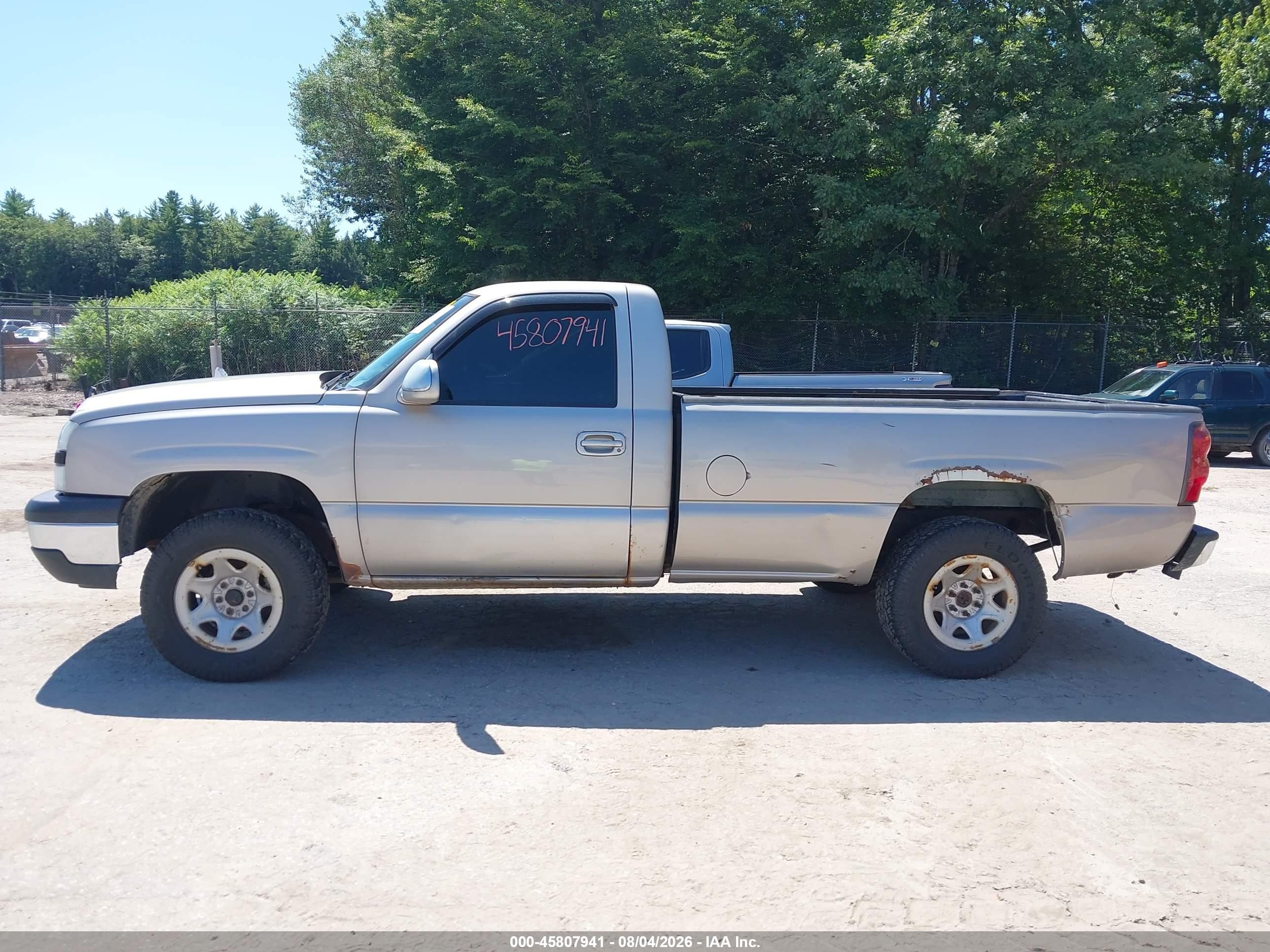 2007 Chevrolet Silverado 1500 Classic Work Truck Silver vin: 1GCEK14V07Z167413